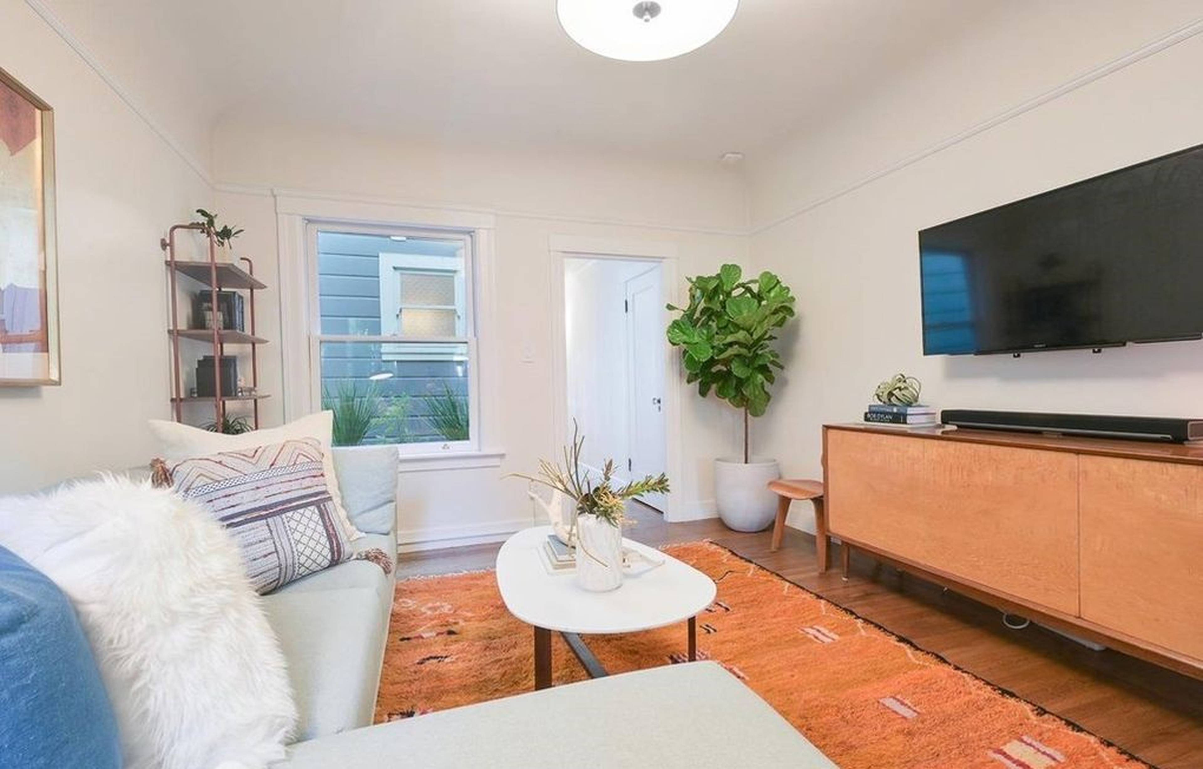1 Bed  · 1 Bath for rent $1,100 / month