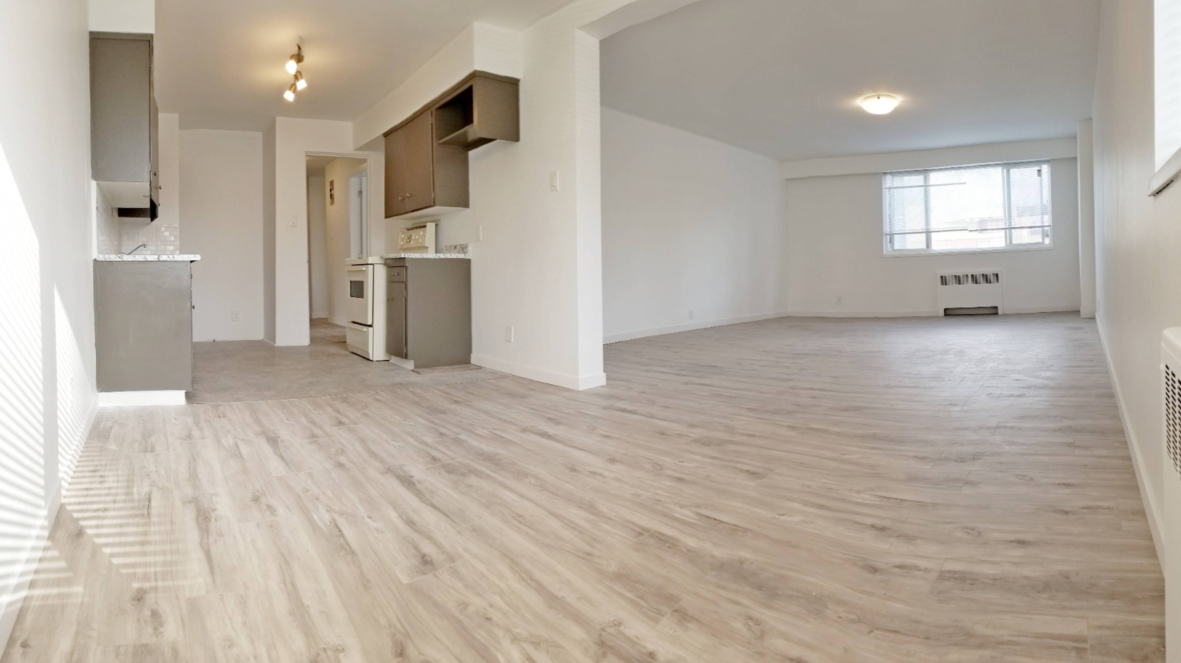 2 ch.  · 1 s. de bains for rent $2,380 / mois