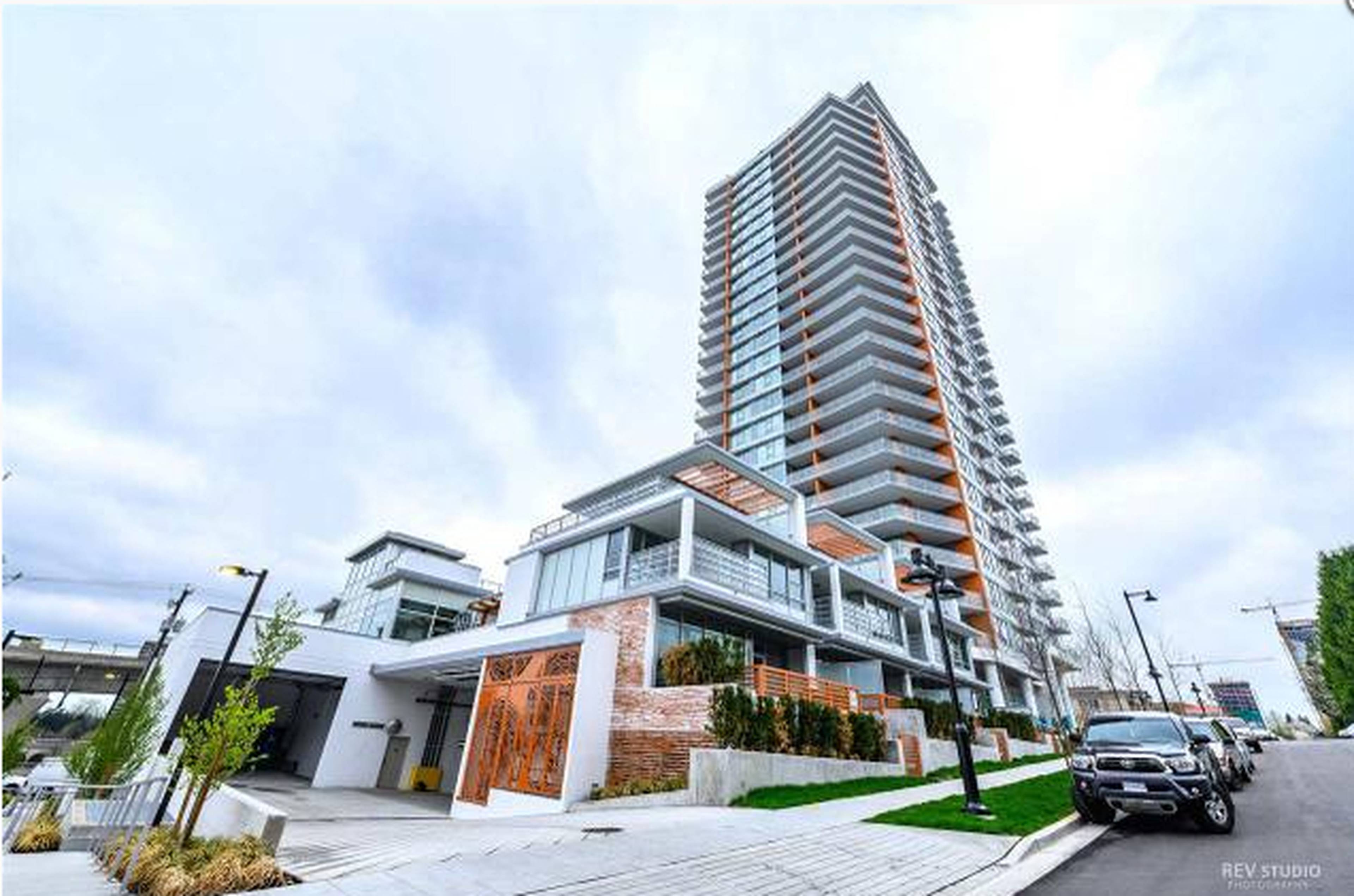 1 ch.  · 1 s. de bains for rent $2,000 / mois