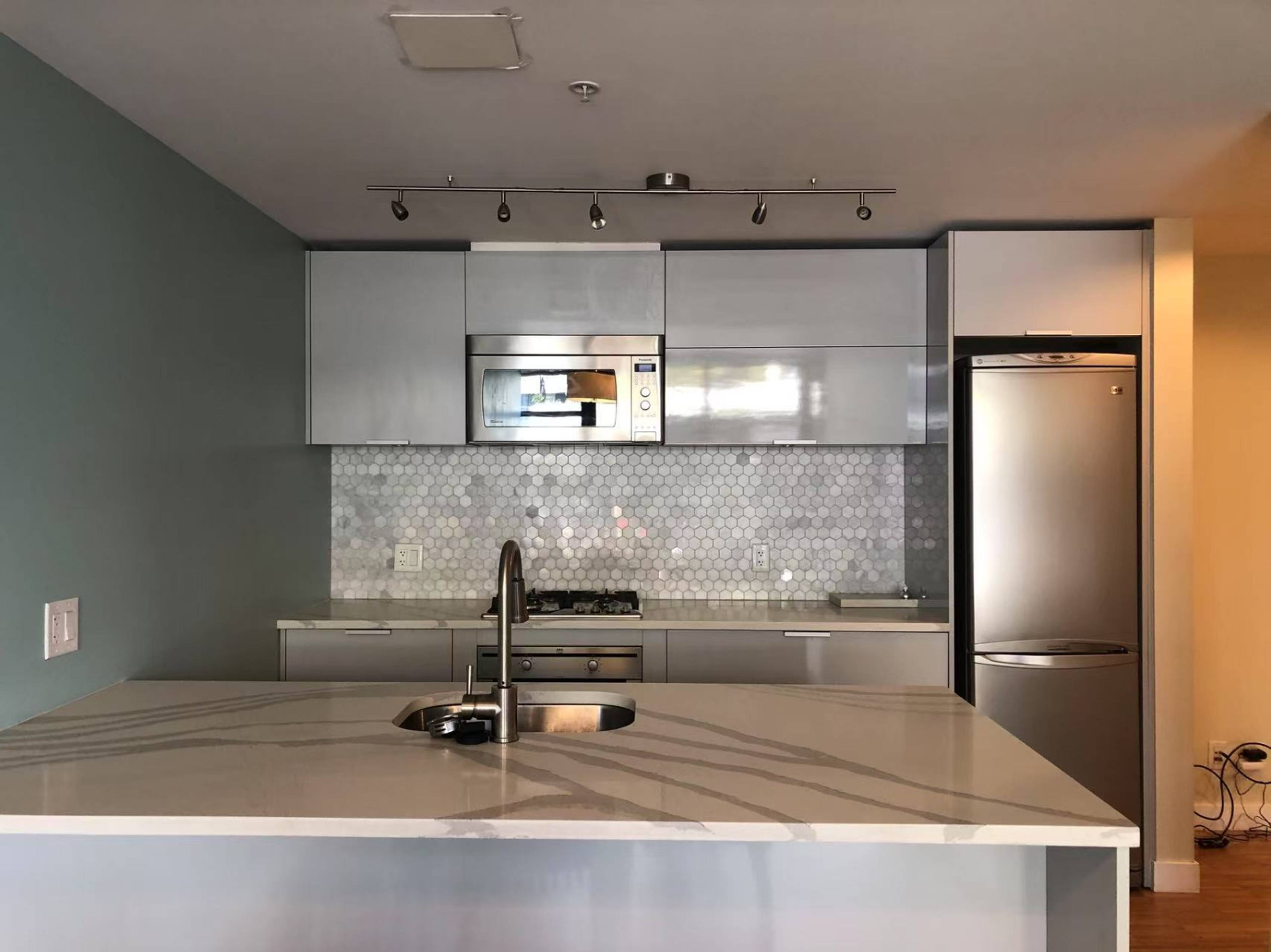 1 室  · 1 卫 for rent $2,380 / 月