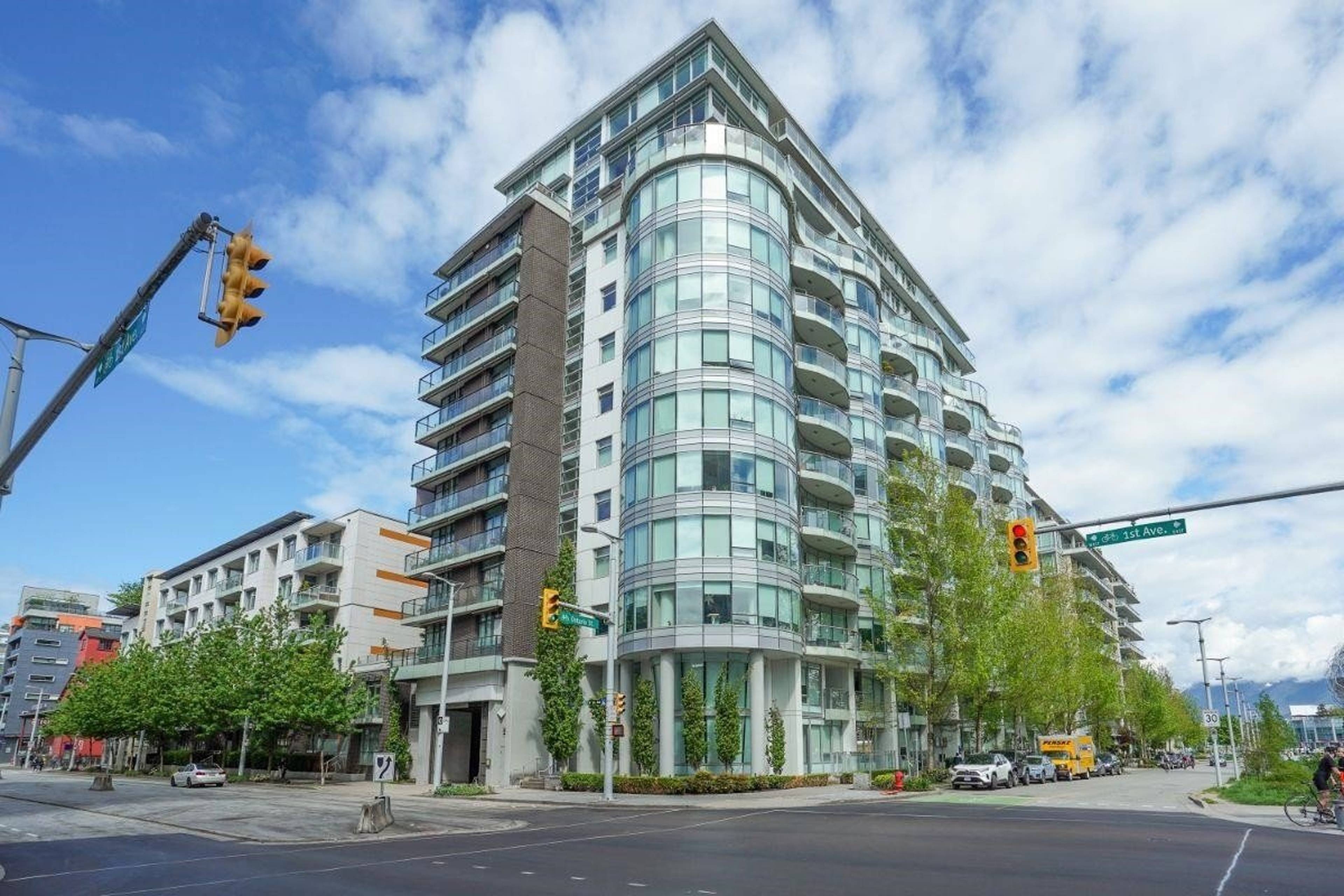 1 ch.  · 1 s. de bains for rent $1,350 / mois