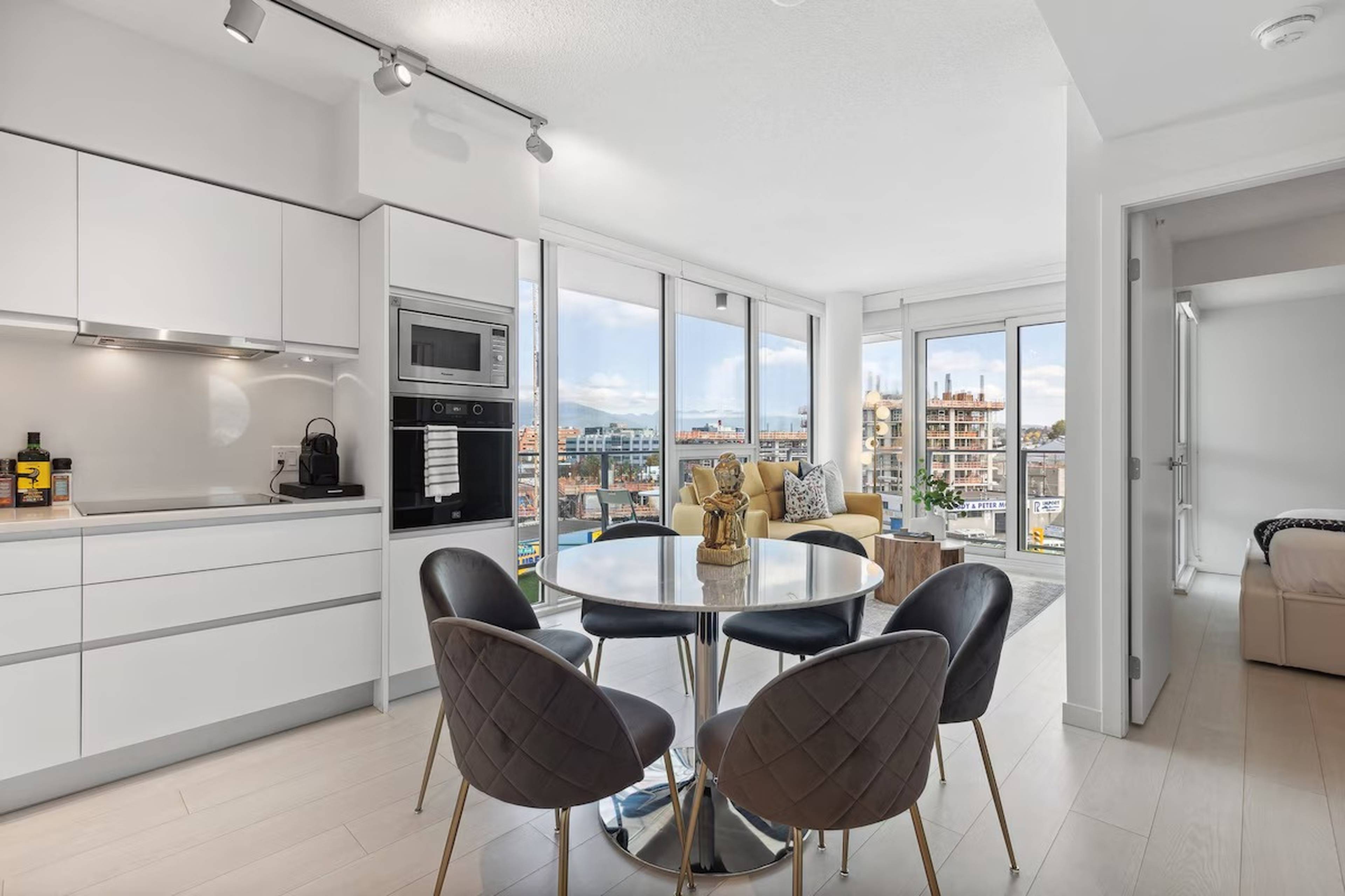 2 Bed  · 1 Bath for rent $3,400 / month