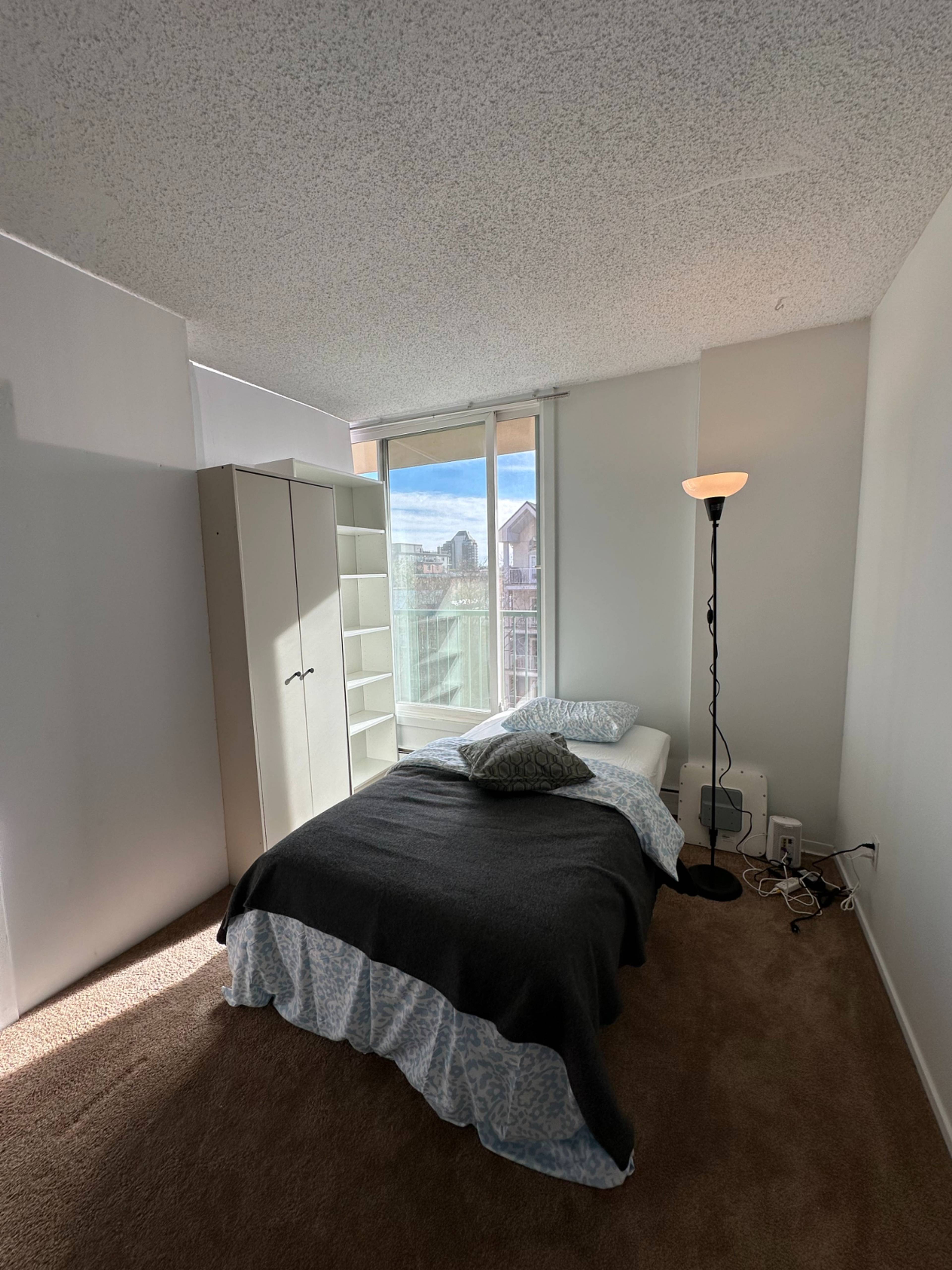 Room for rent $750 / month
