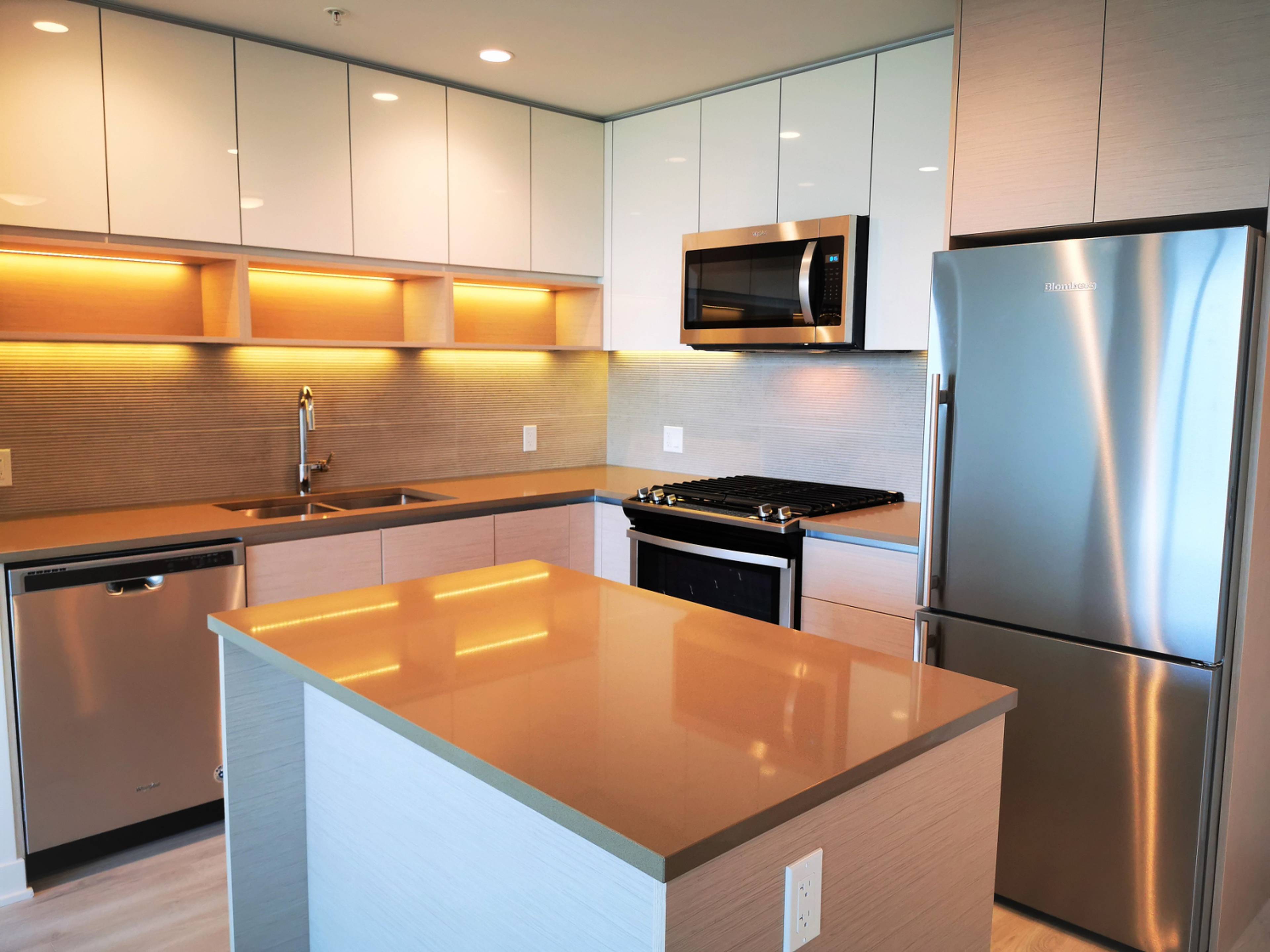 2 室  · 2 卫 for rent $2,800 / 月