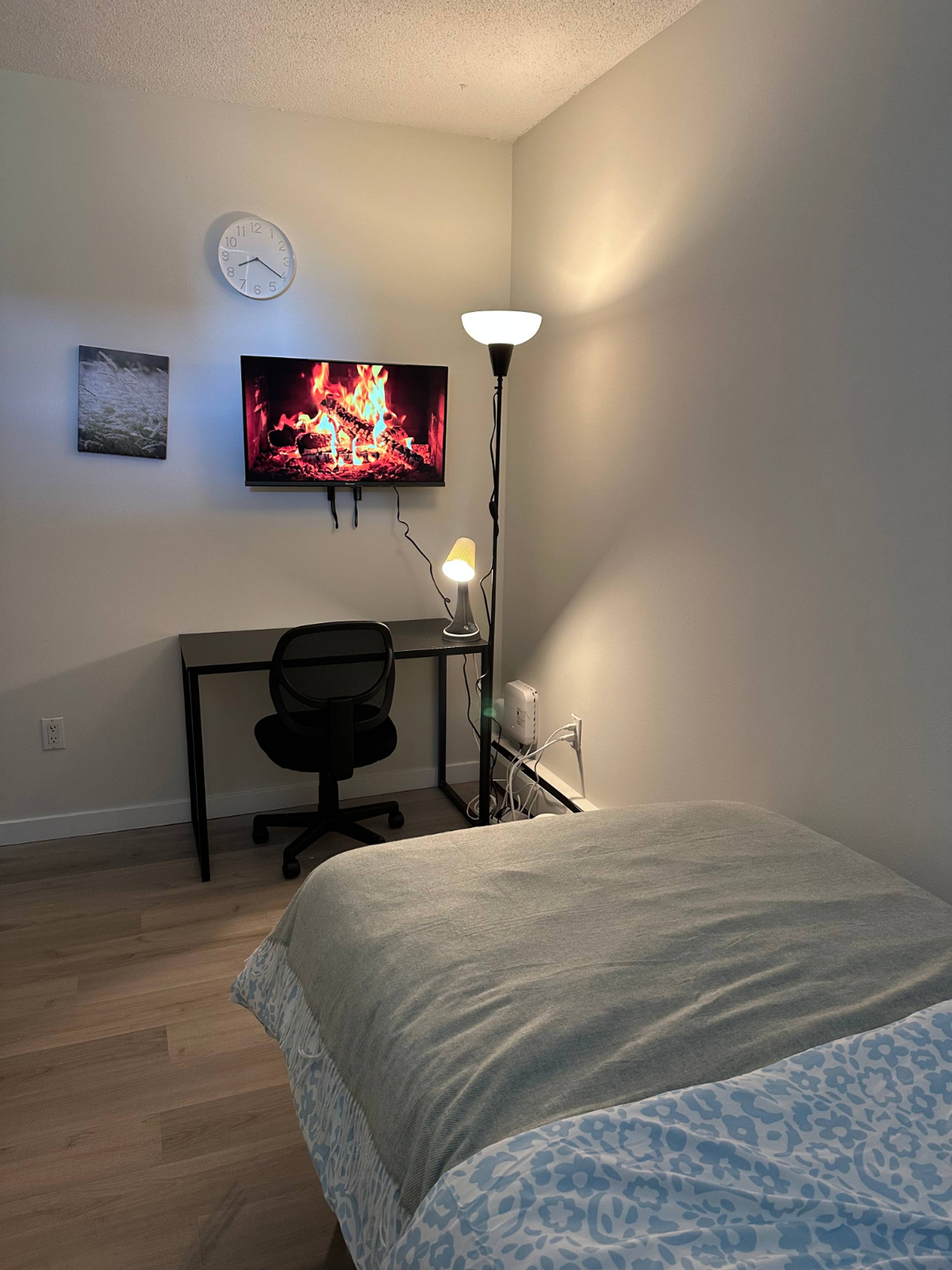 Room for rent $600 / month
