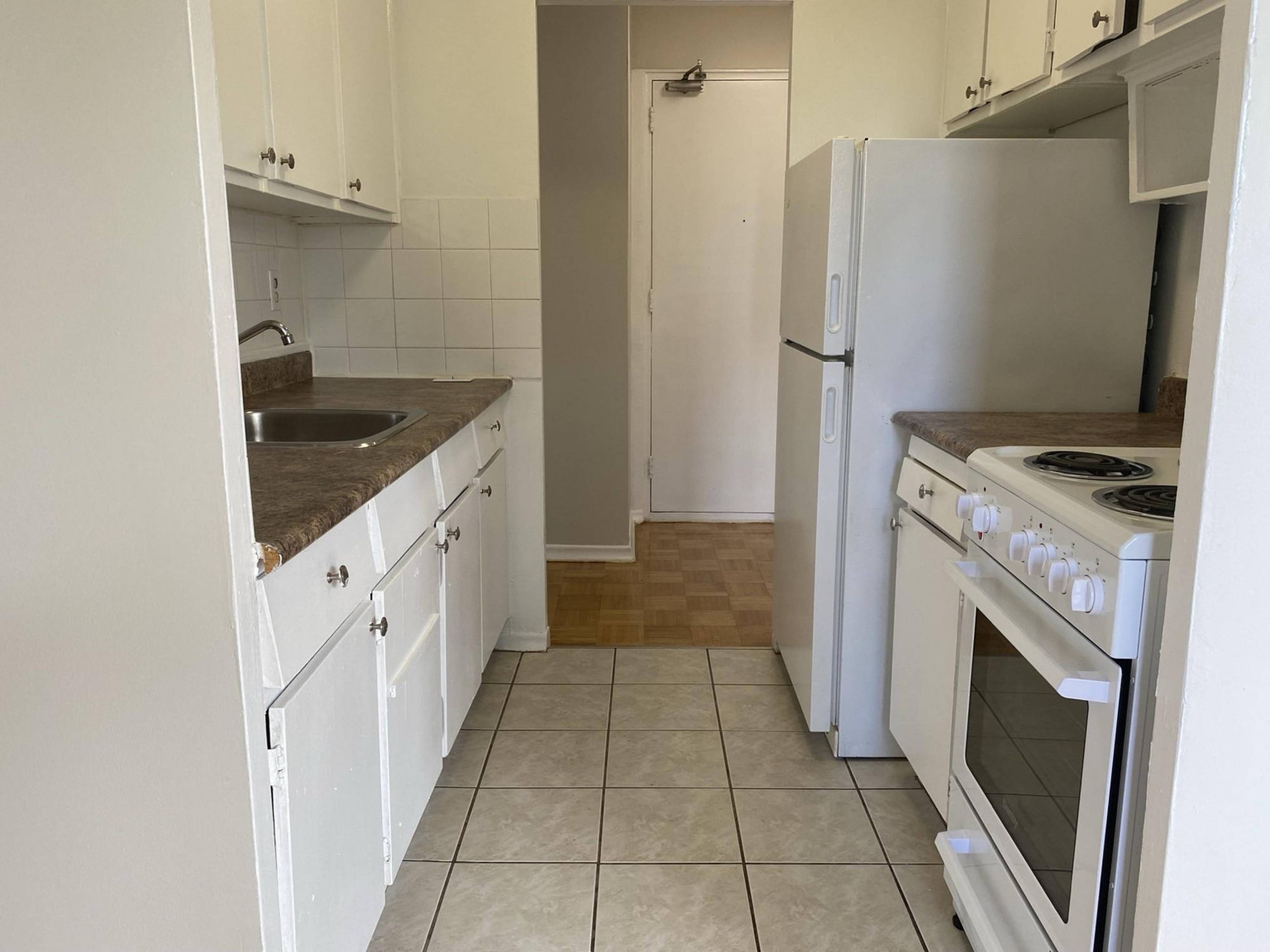 3 ch.  · 1 s. de bains for rent $2,982+ / mois