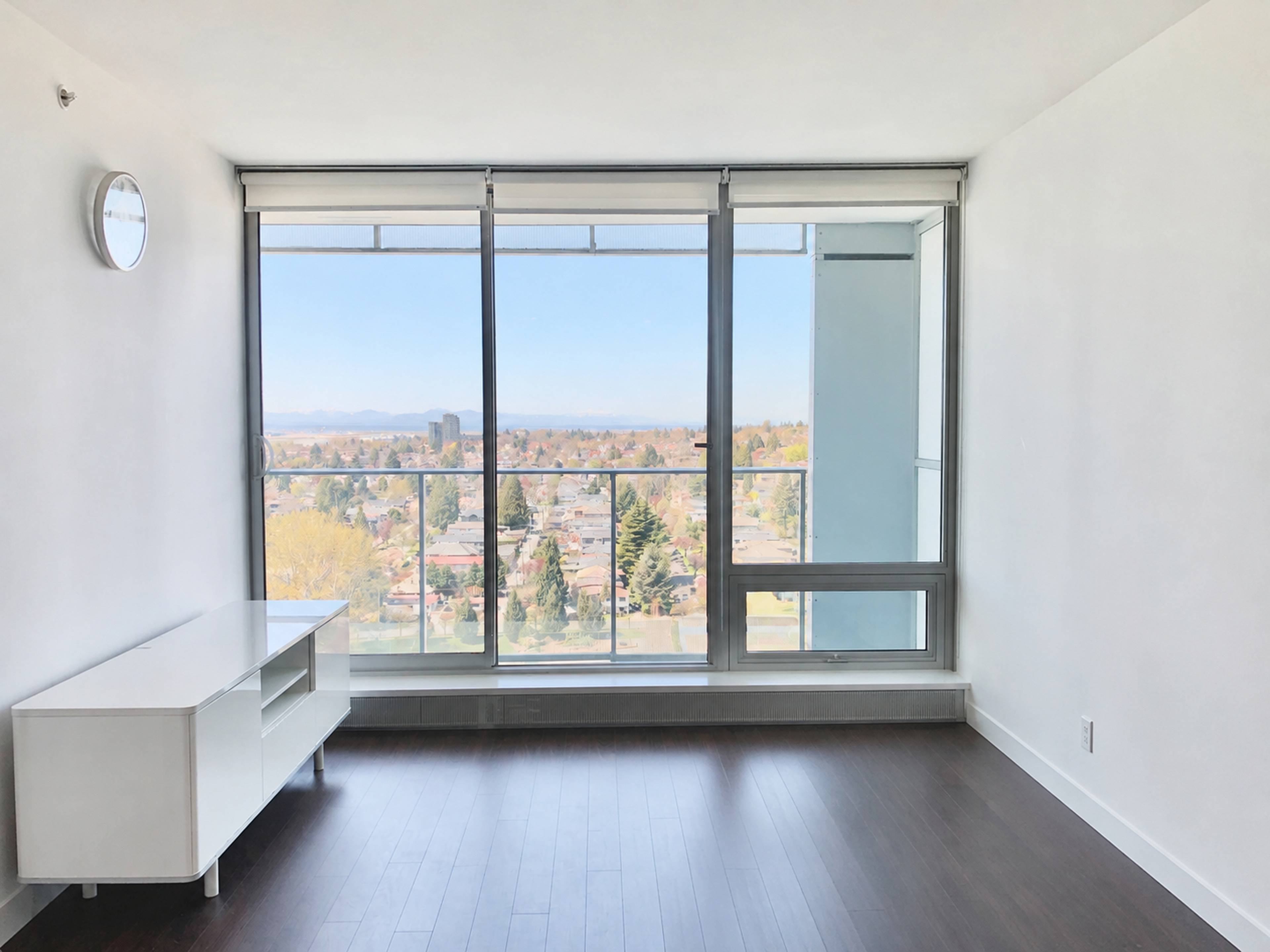 1 ch.  · 1 s. de bains for rent $2,420 / mois