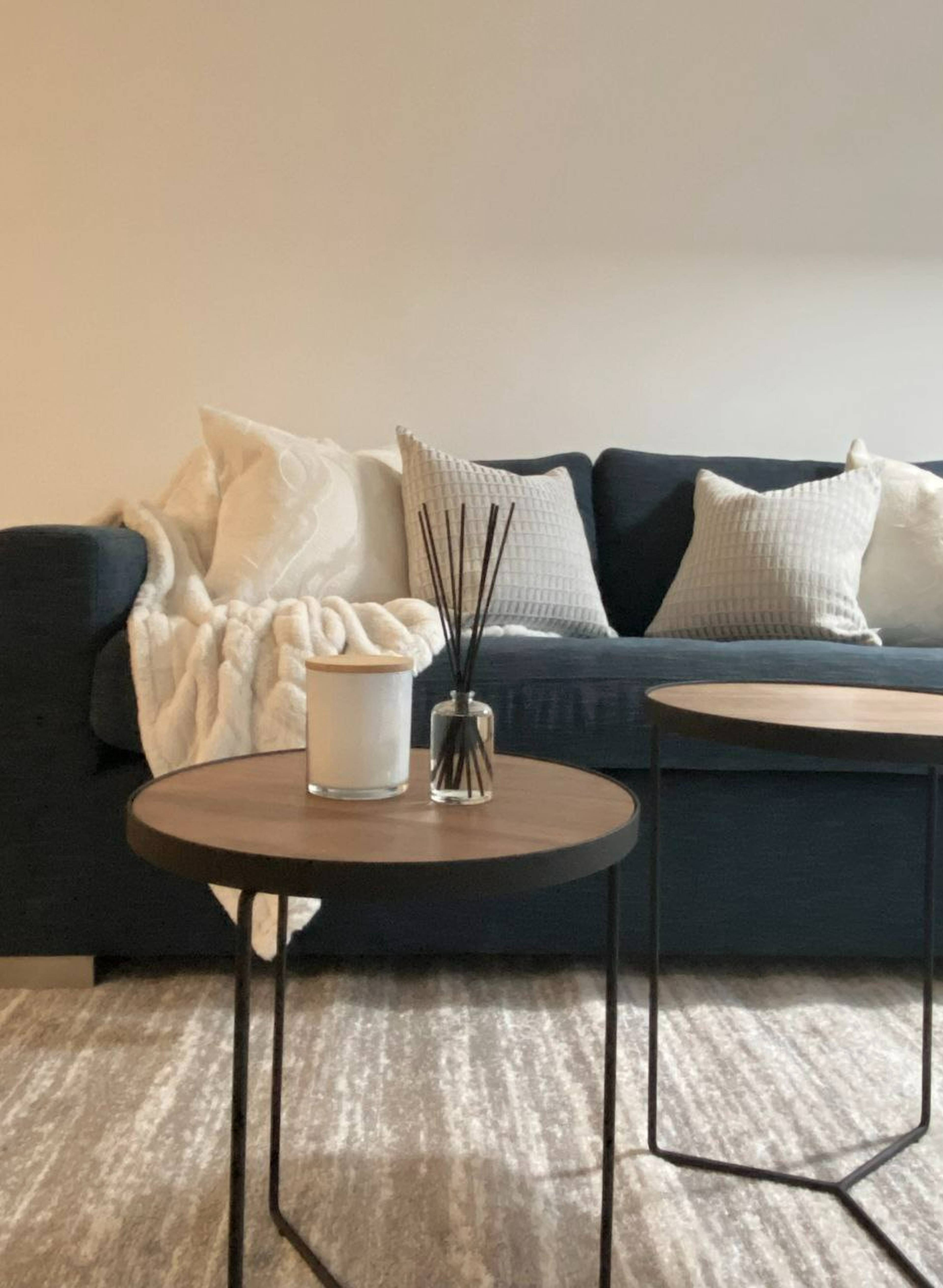1 ch.  · 1 s. de bains for rent $2,400 / mois