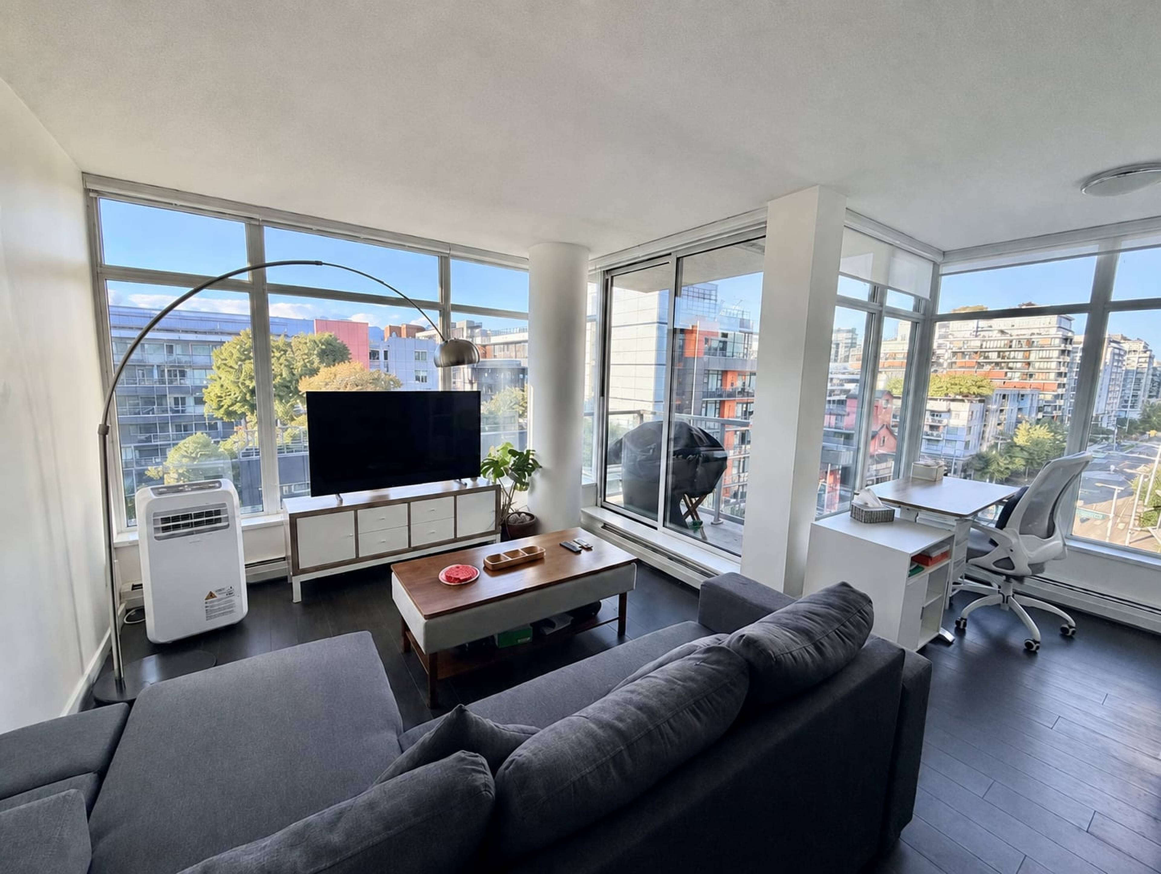1 ch.  · 1 s. de bains for rent $2,950 / mois