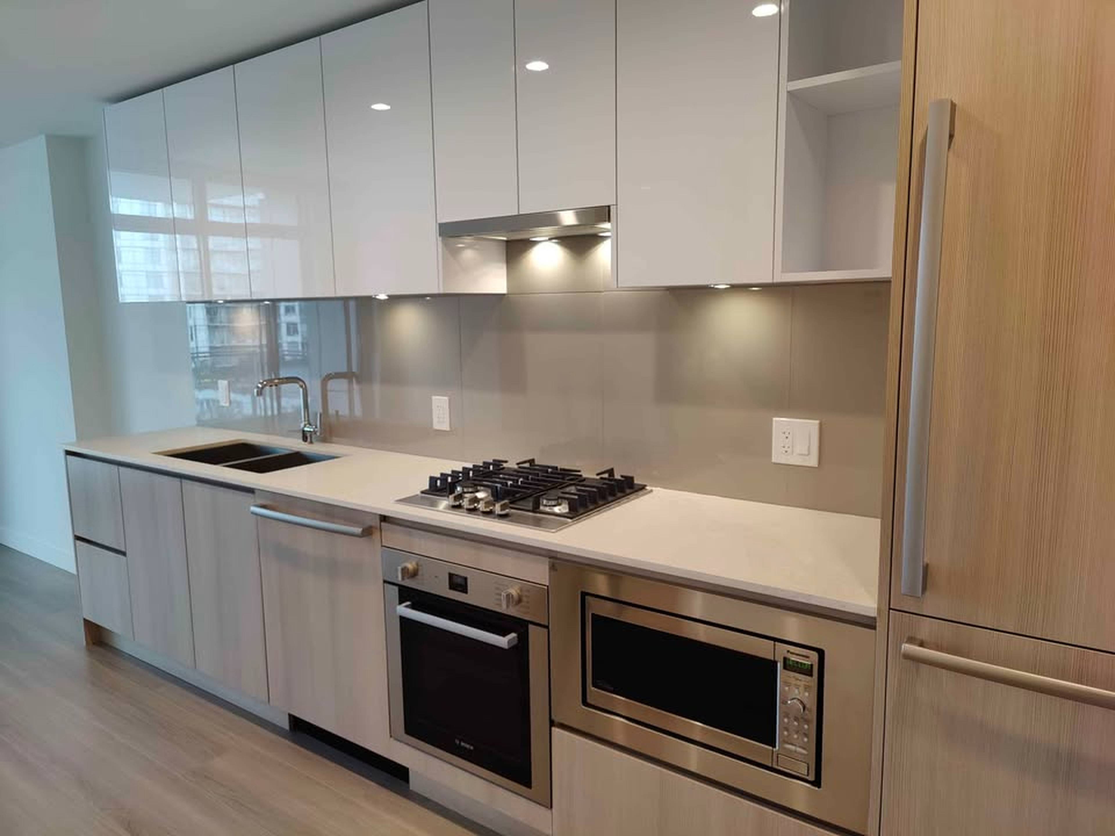 1 ch.  · 1 s. de bains for rent $2,100 / mois