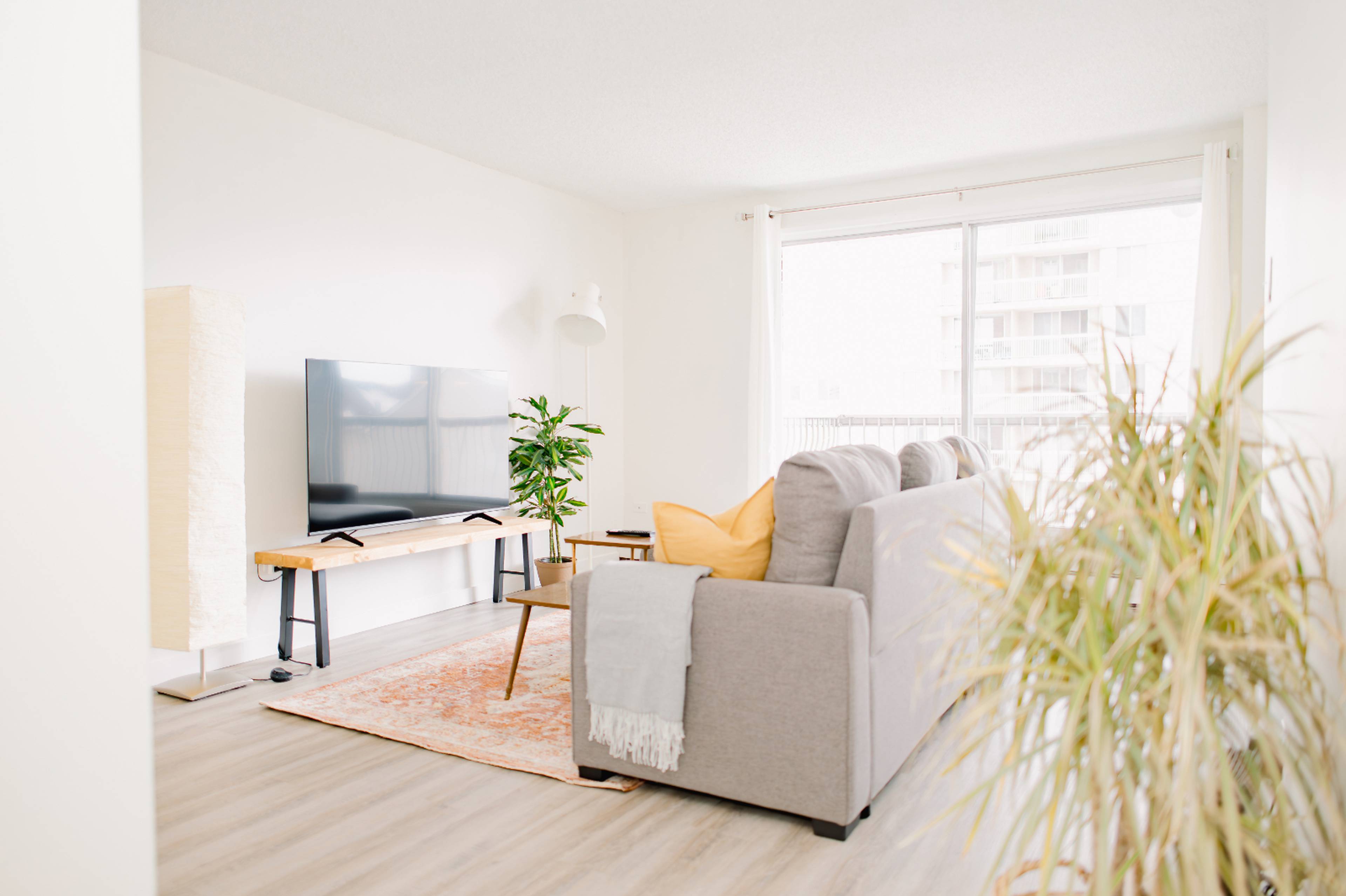 1 ch.  · 1 s. de bains for rent $1,850 / mois