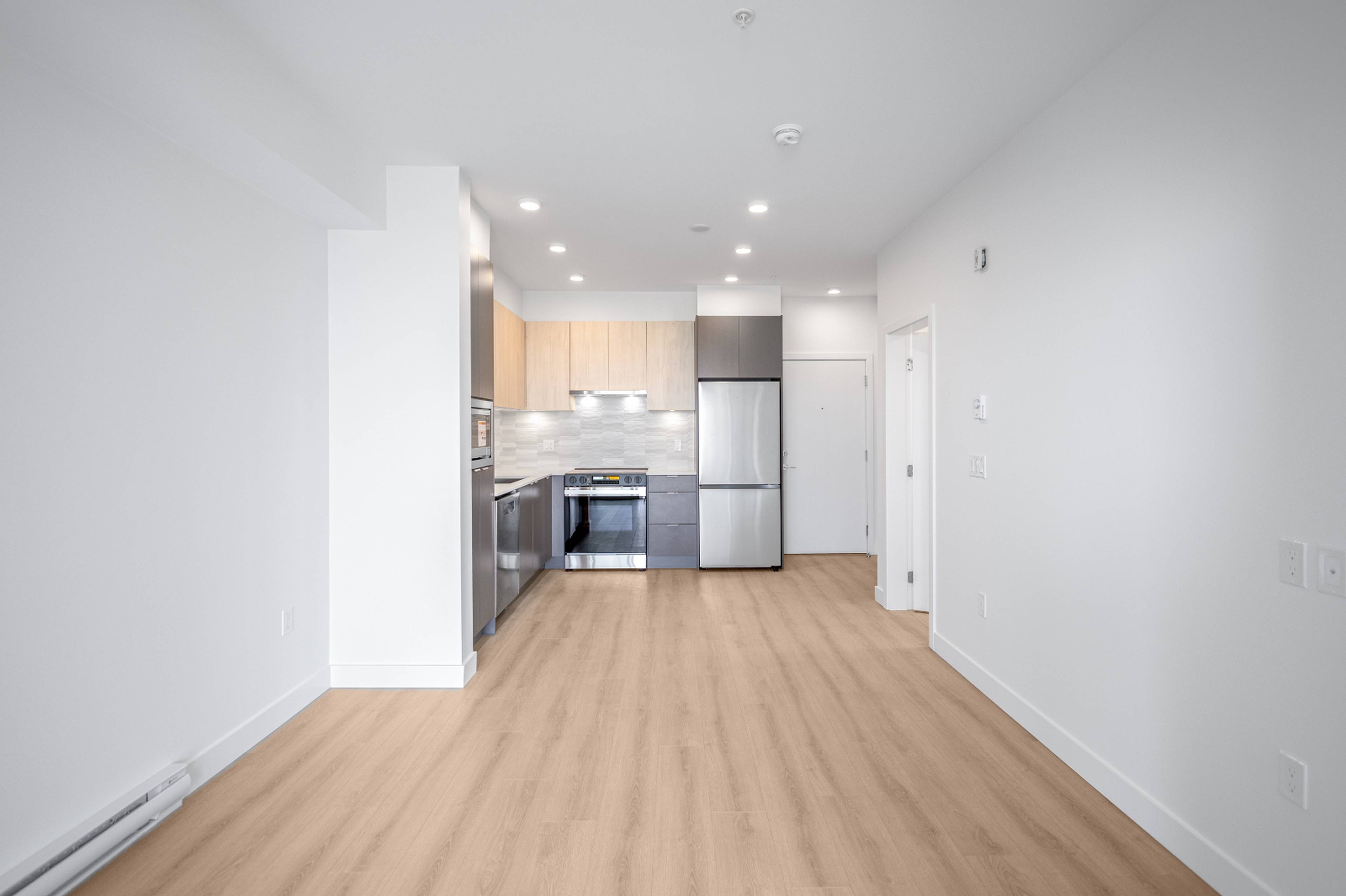 1 ch.  · 1 s. de bains for rent $1,800 / mois
