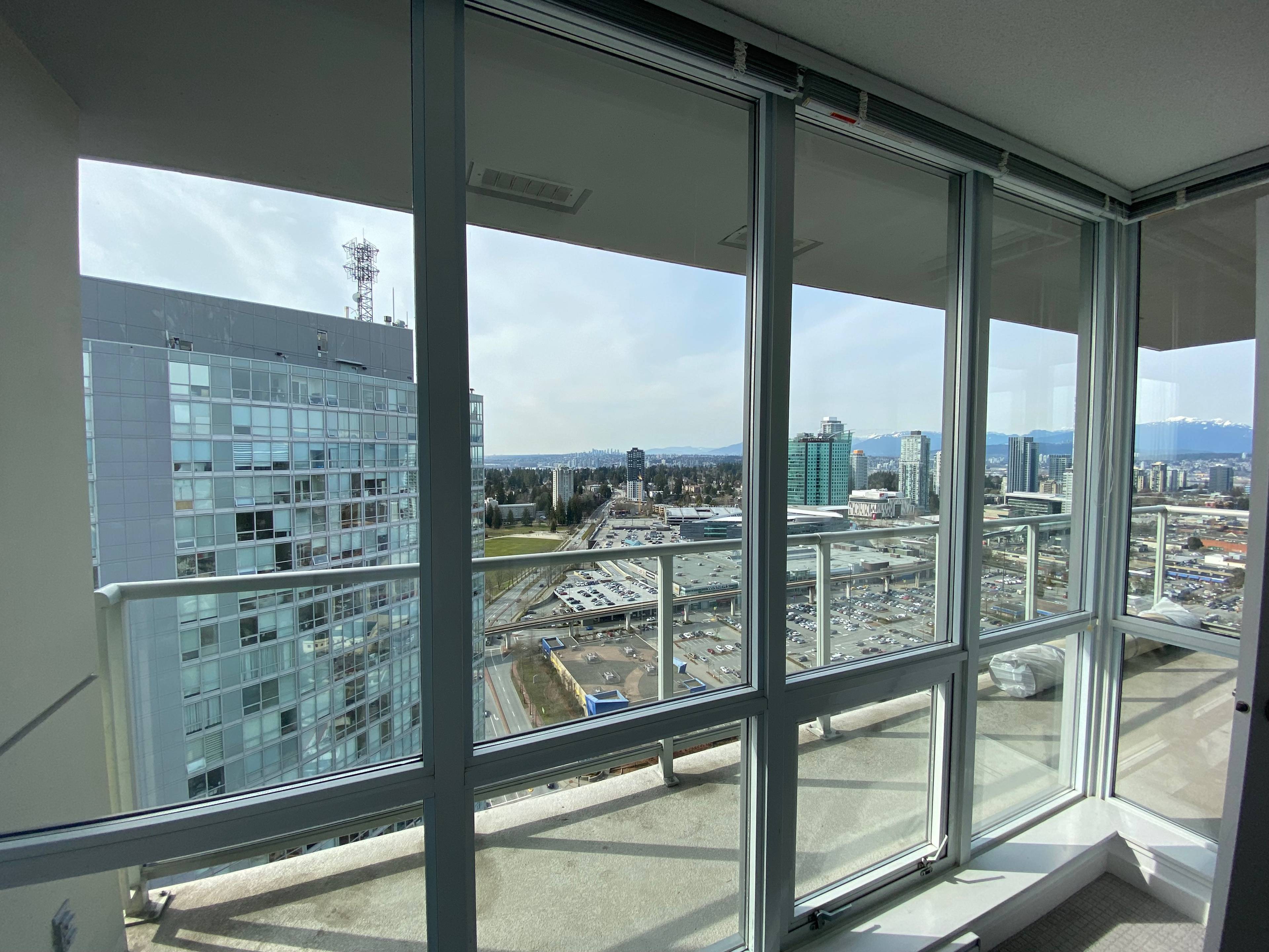 2 ch.  · 2 s. de bains for rent $2,200 / mois