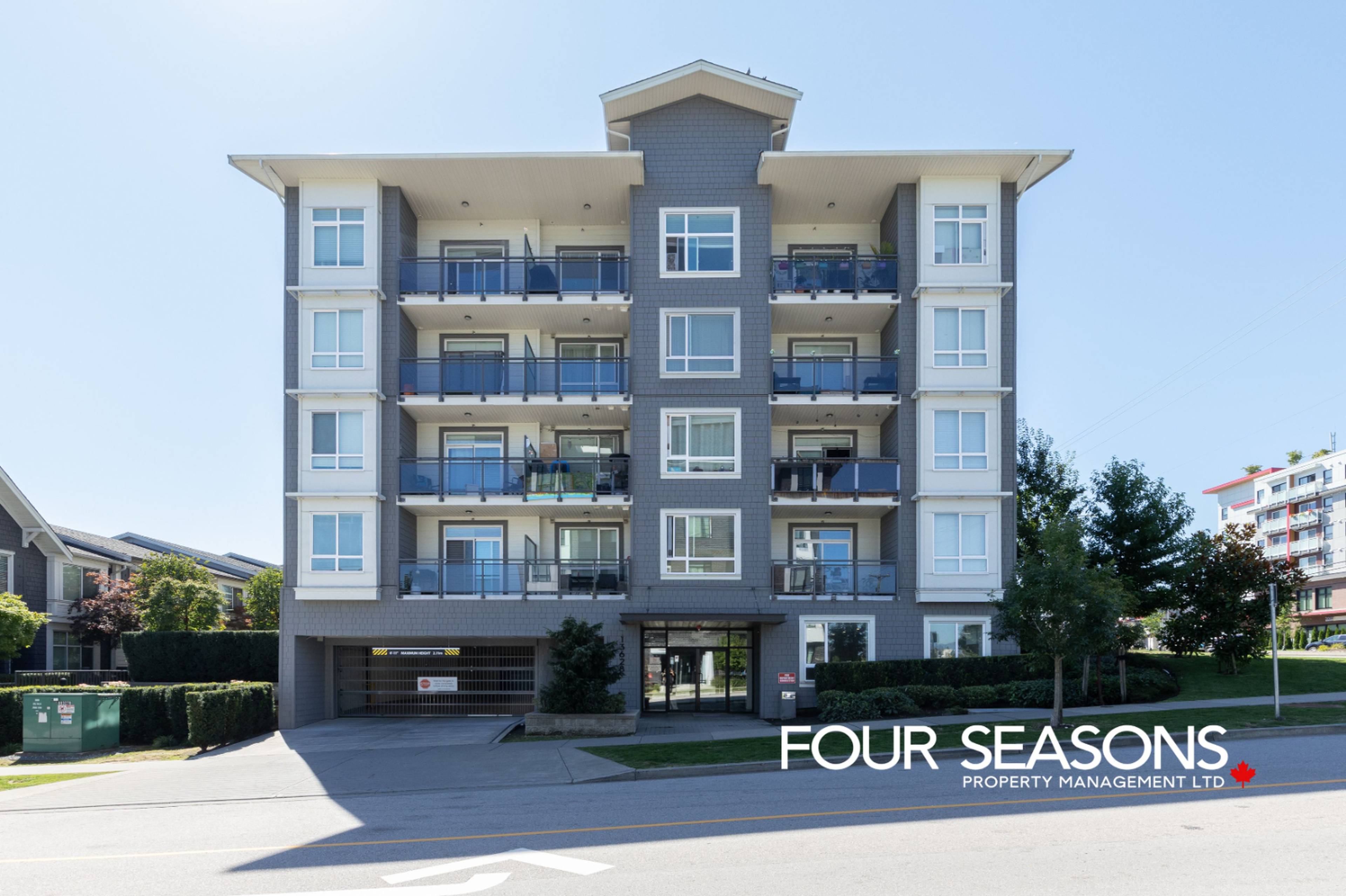 2 ch.  · 2 s. de bains for rent $2,300 / mois