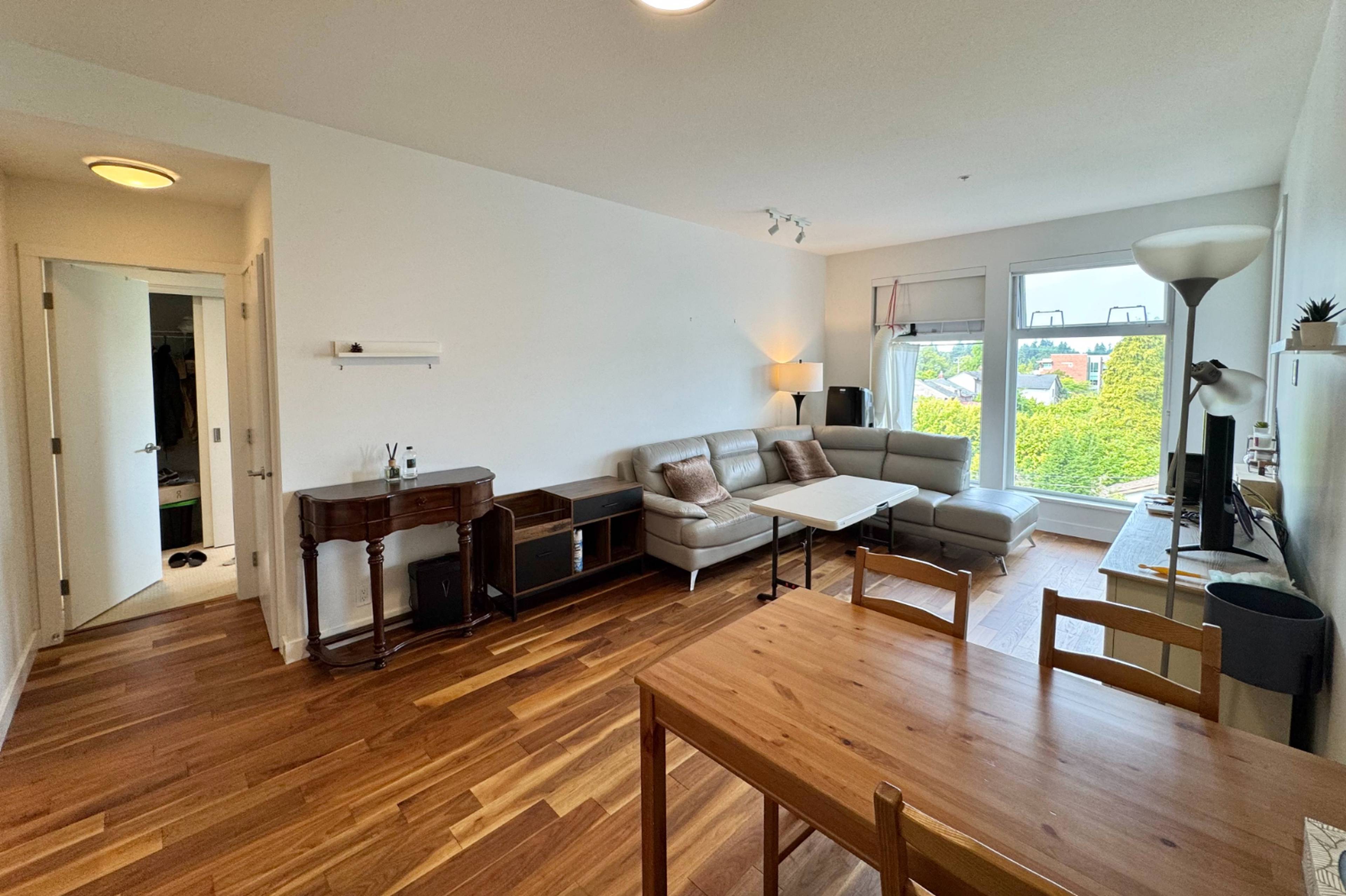 2 ch.  · 2 s. de bains for rent $3,400 / mois