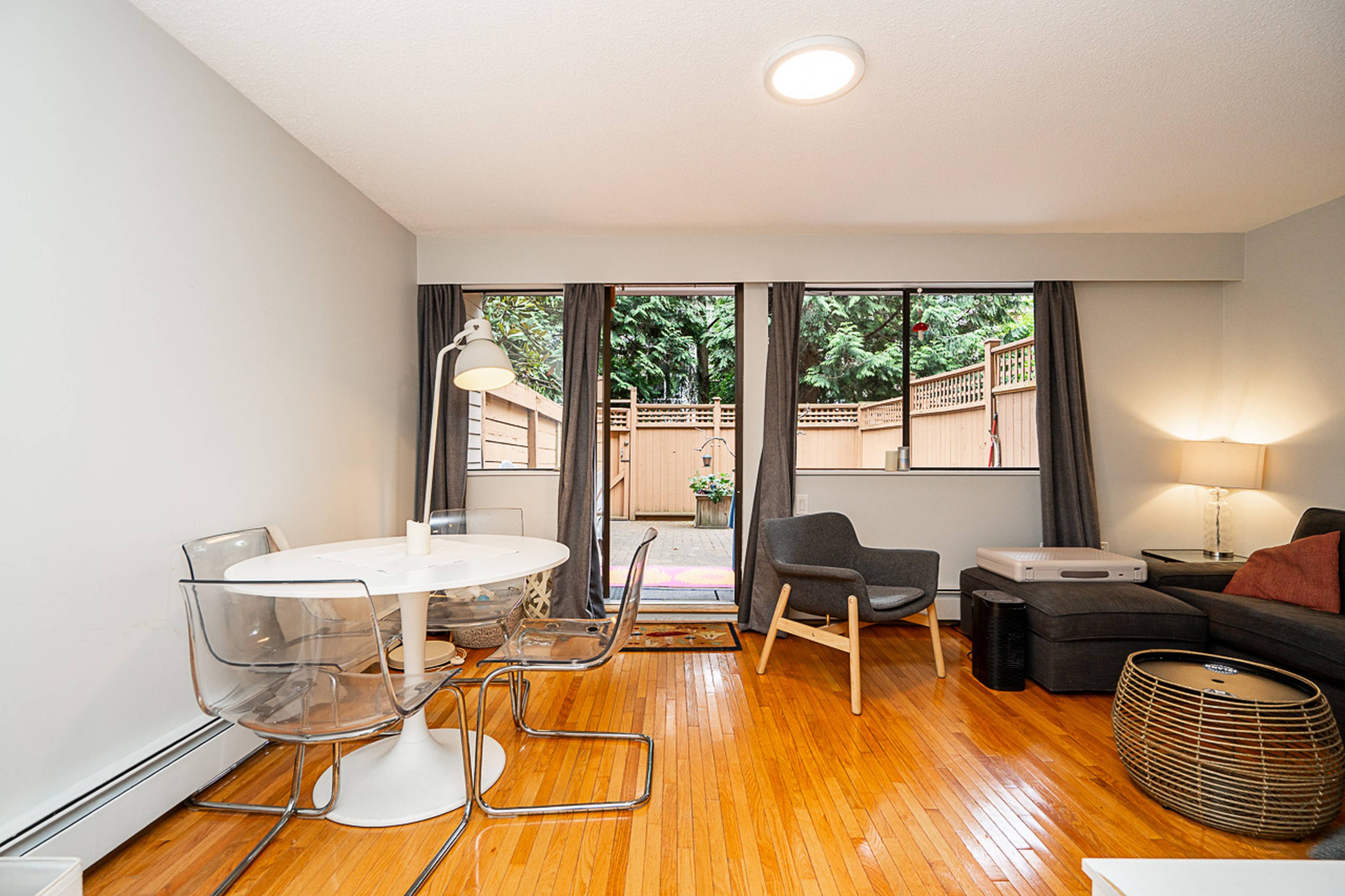 1 ch.  · 1 s. de bains for rent $2,550 / mois
