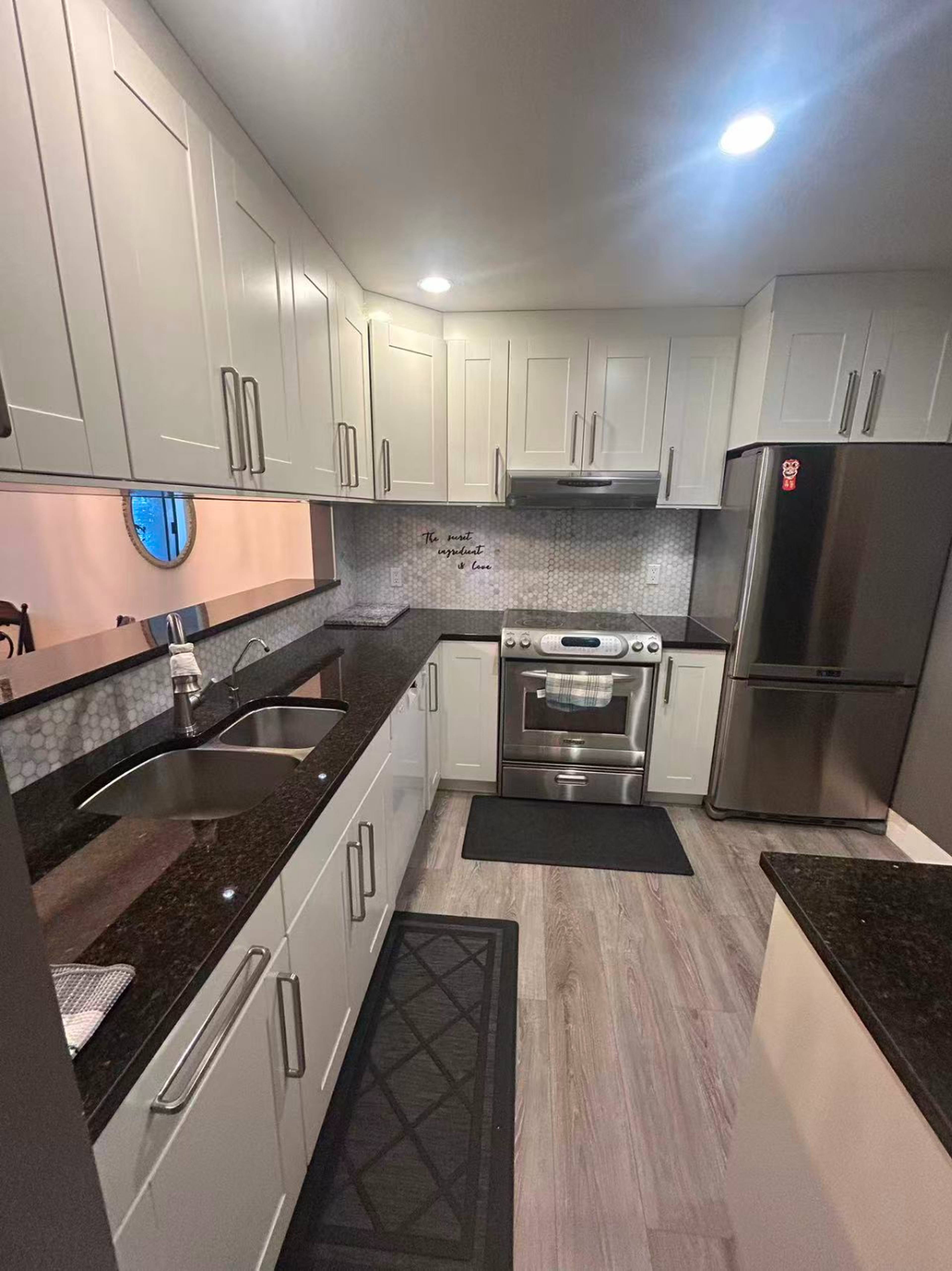 2 ch.  · 2 s. de bains for rent $2,500 / mois