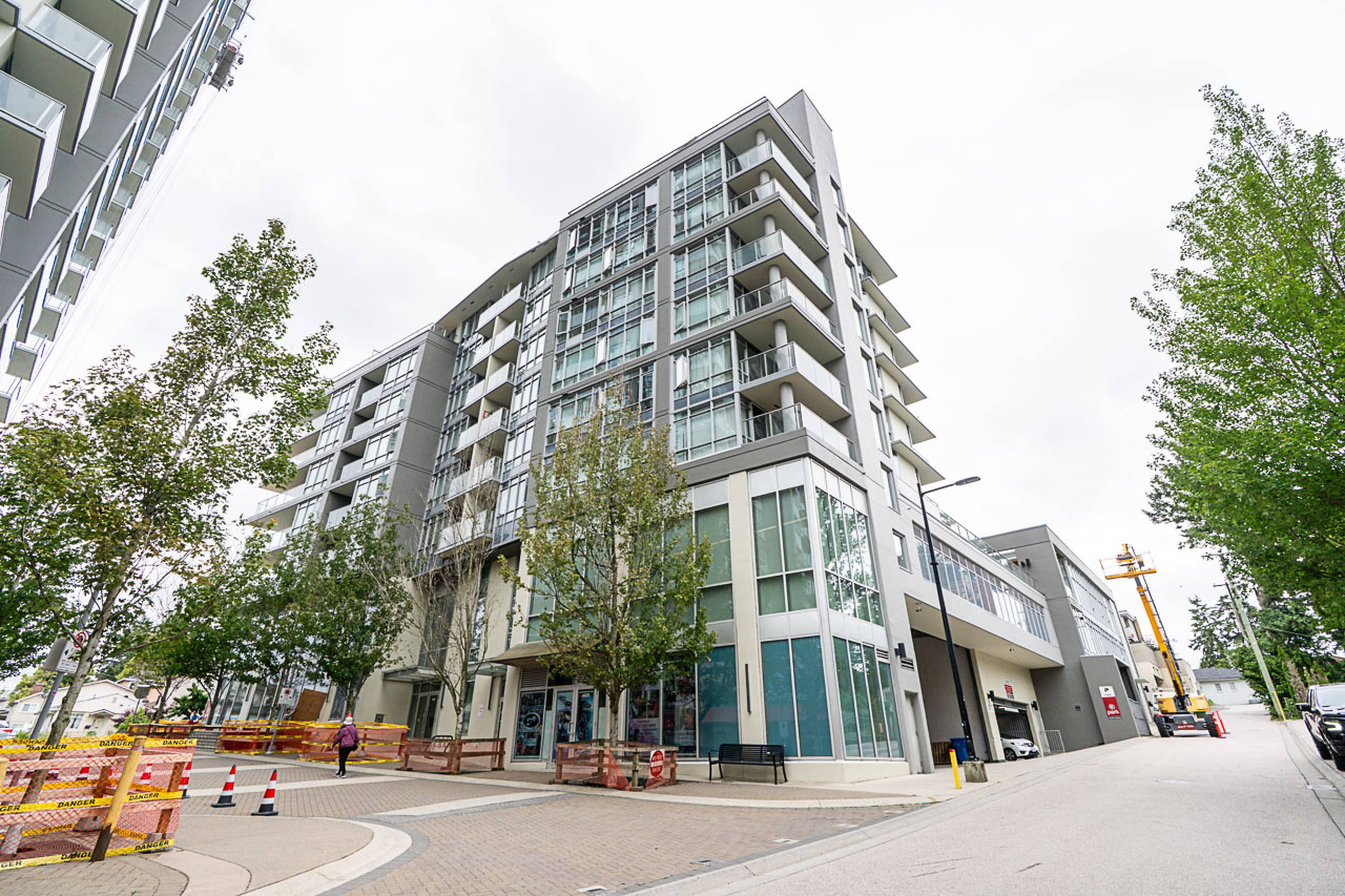 1 ch.  · 1 s. de bains for rent $2,200 / mois