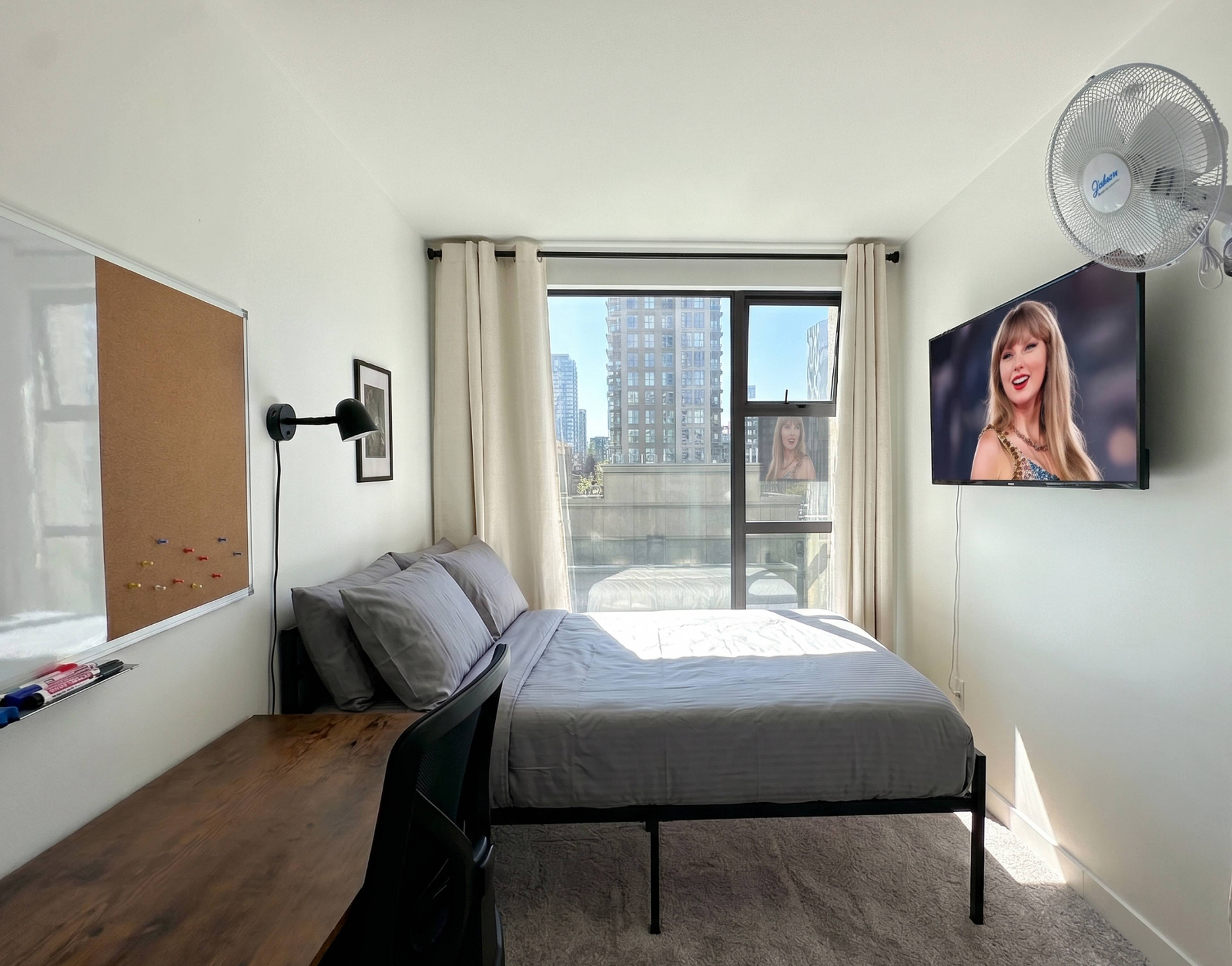 Room for rent $1,900 / month