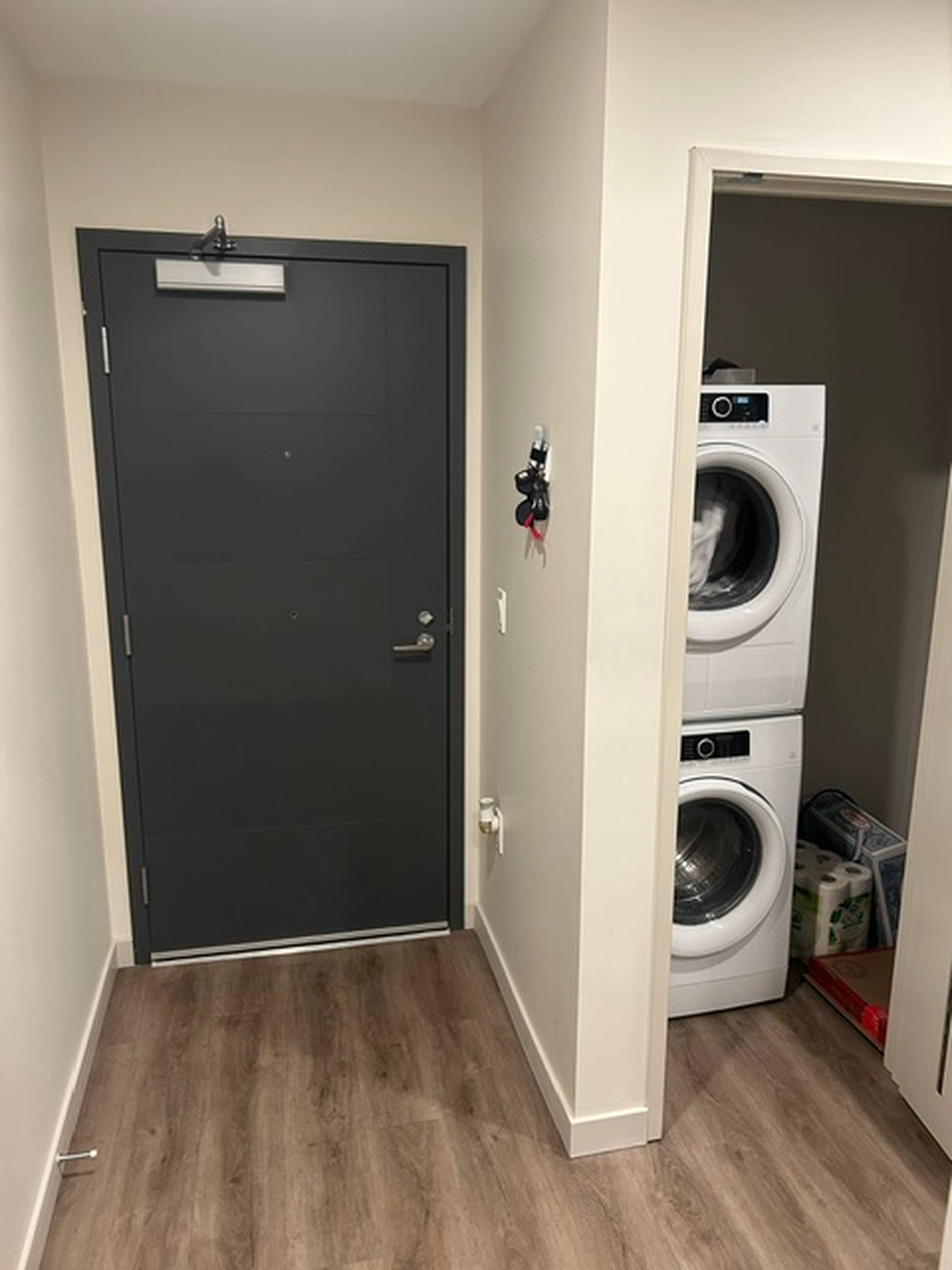 3 室  · 2 卫 for rent $3,300 / 月