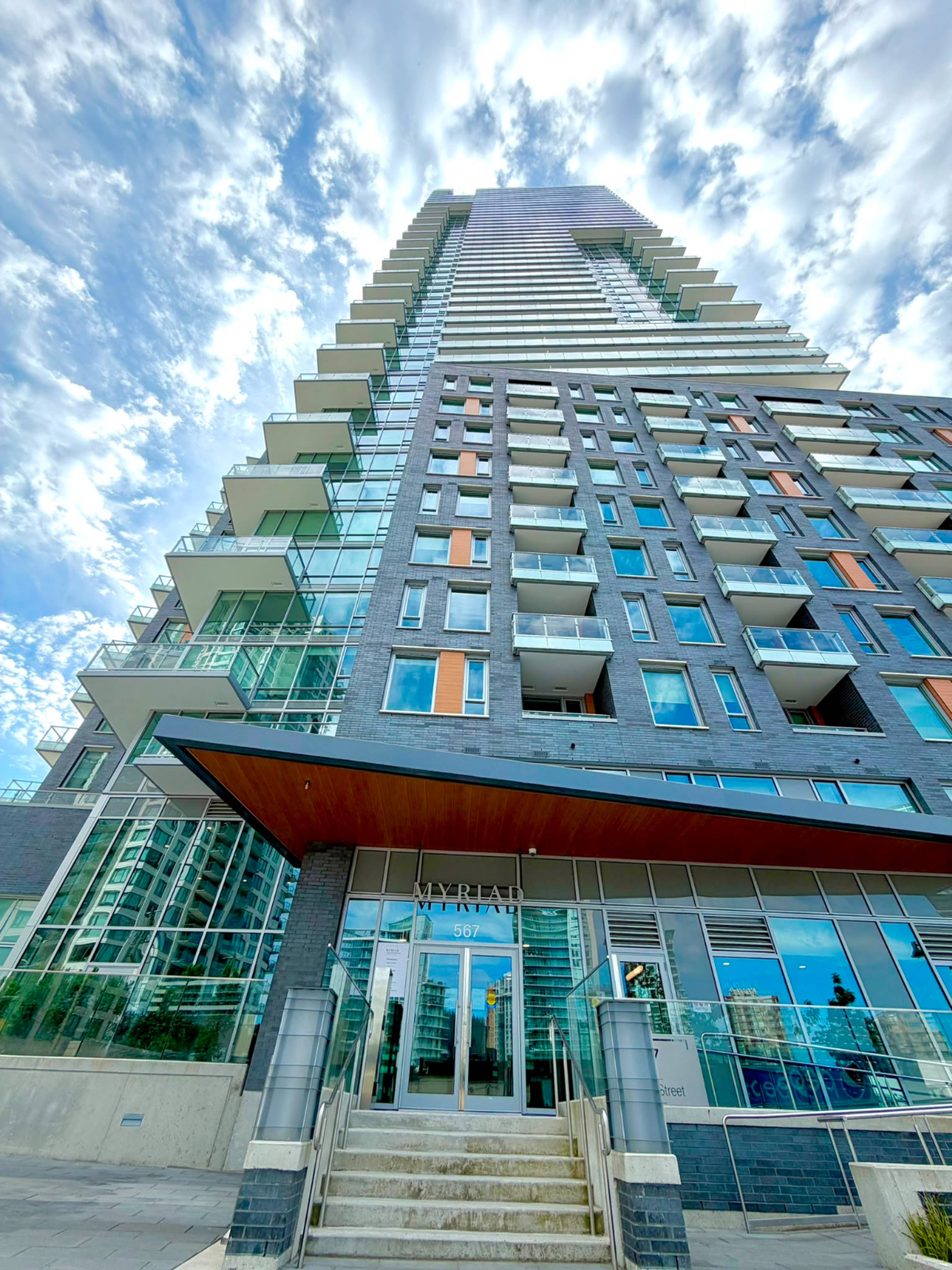 1 ch.  · 1 s. de bains for rent $2,200 / mois