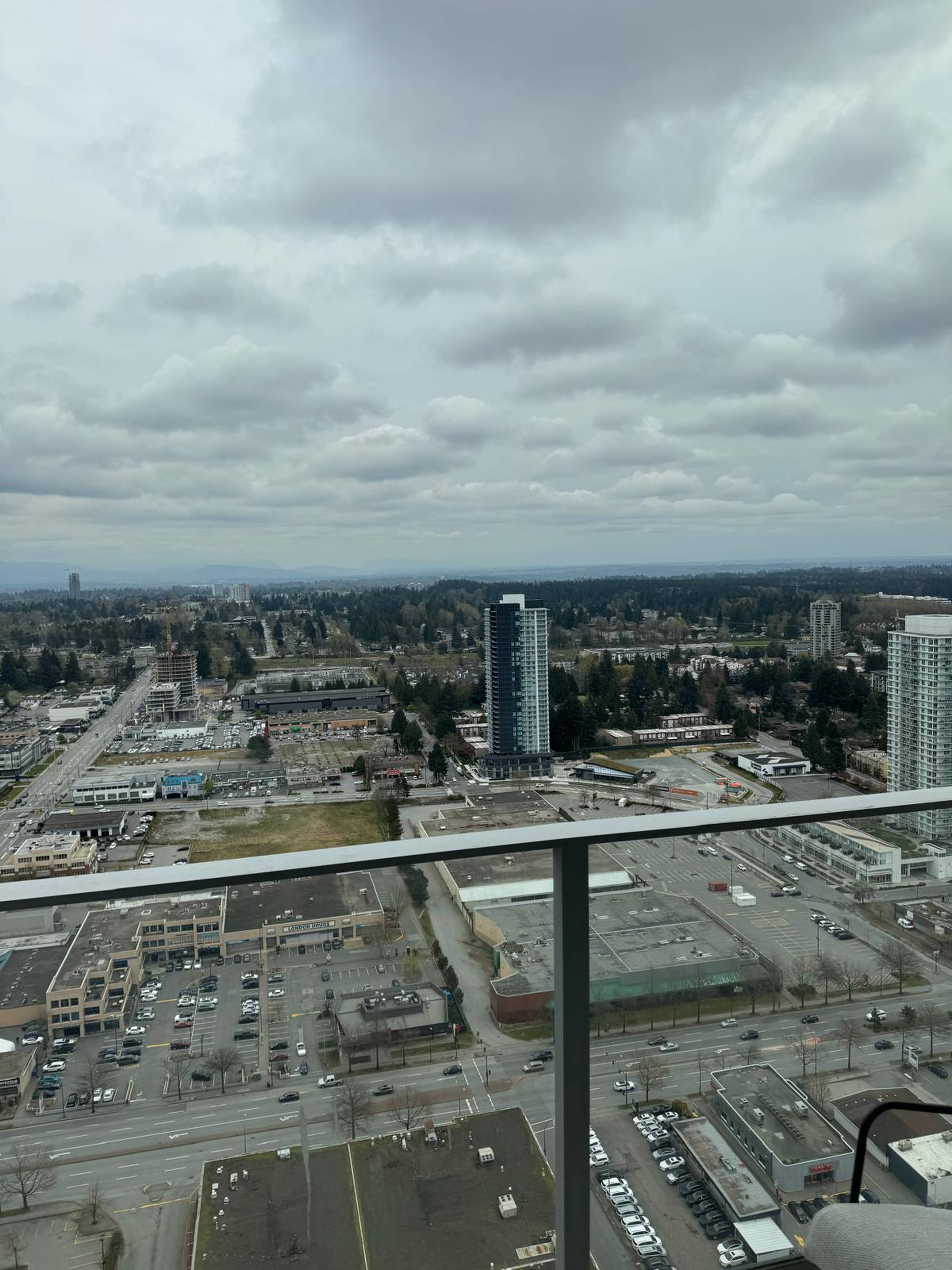 1 ch.  · 1 s. de bains for rent $1,900 / mois