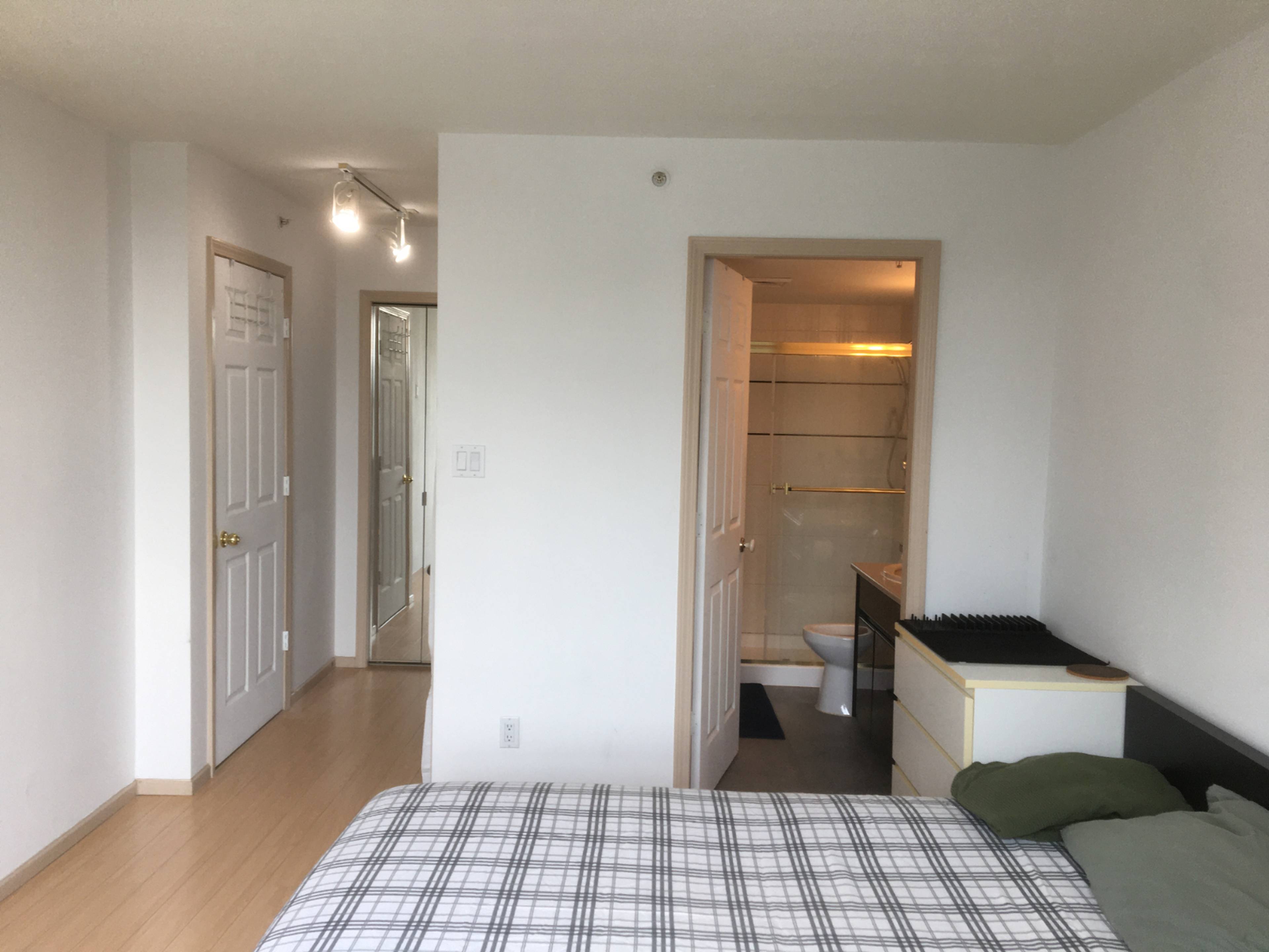 Room for rent $1,600 / month
