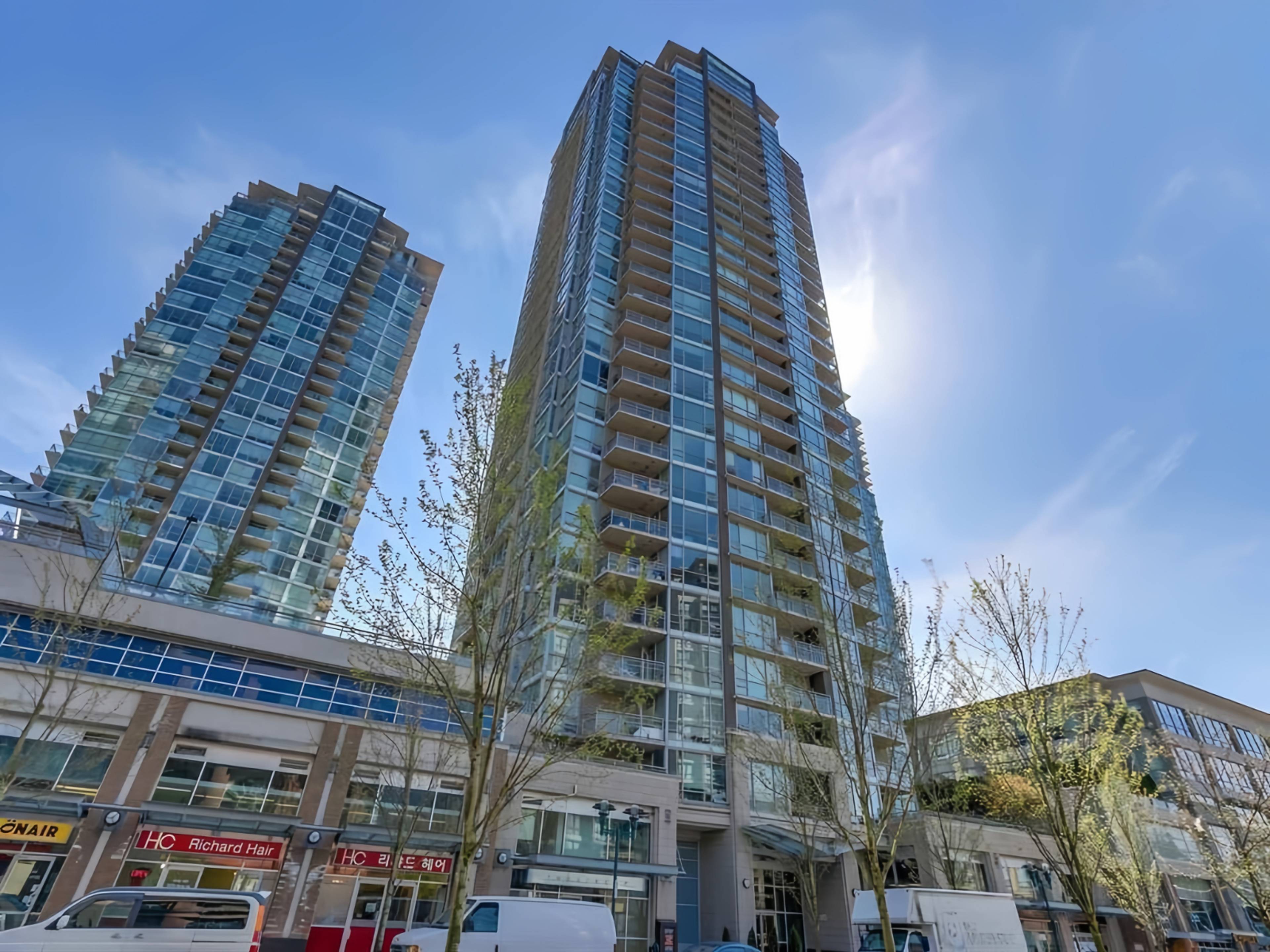 2 ch.  · 2 s. de bains for rent $2,450 / mois