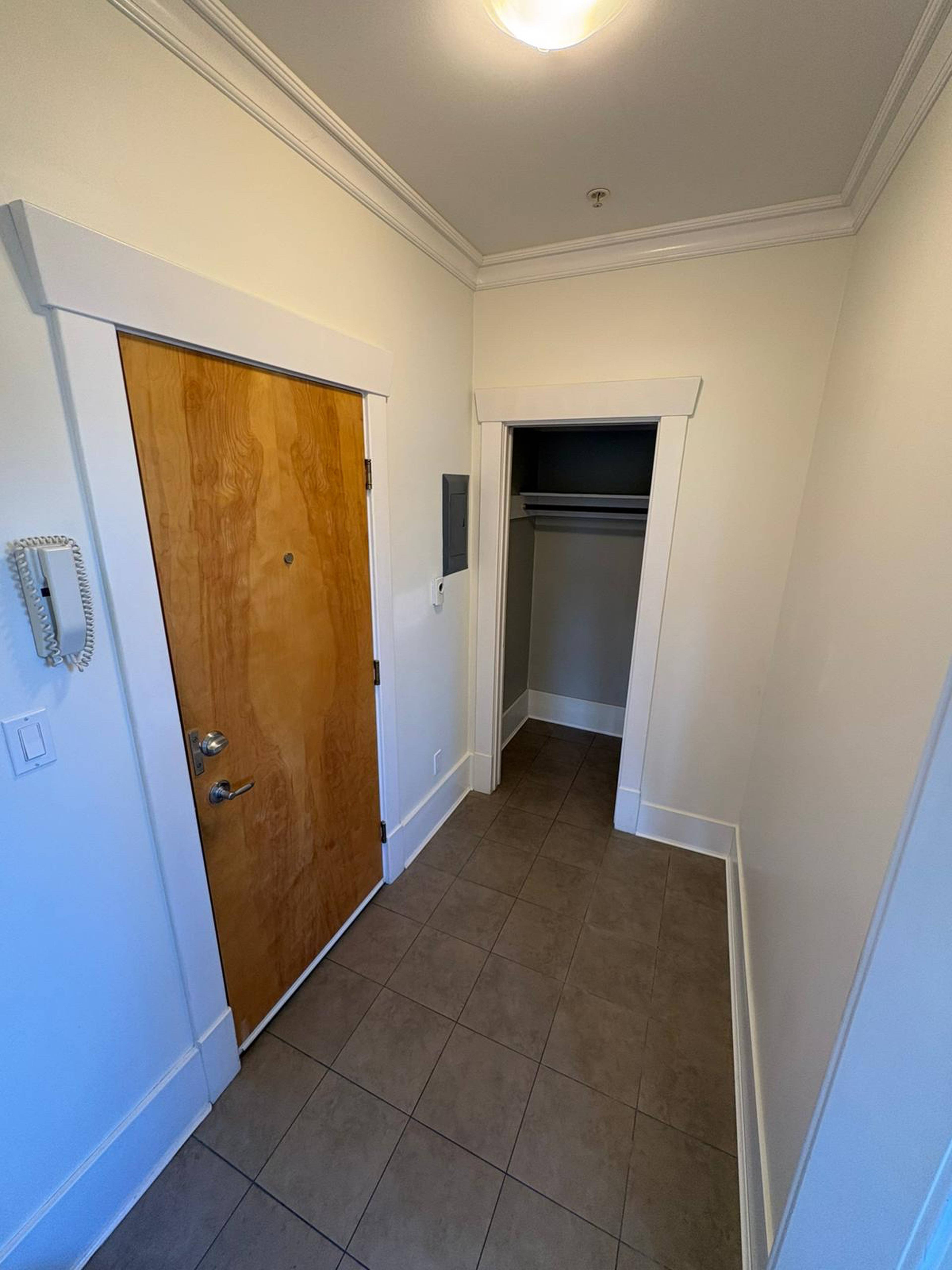 1 室  · 1 卫 for rent $1,700 / 月