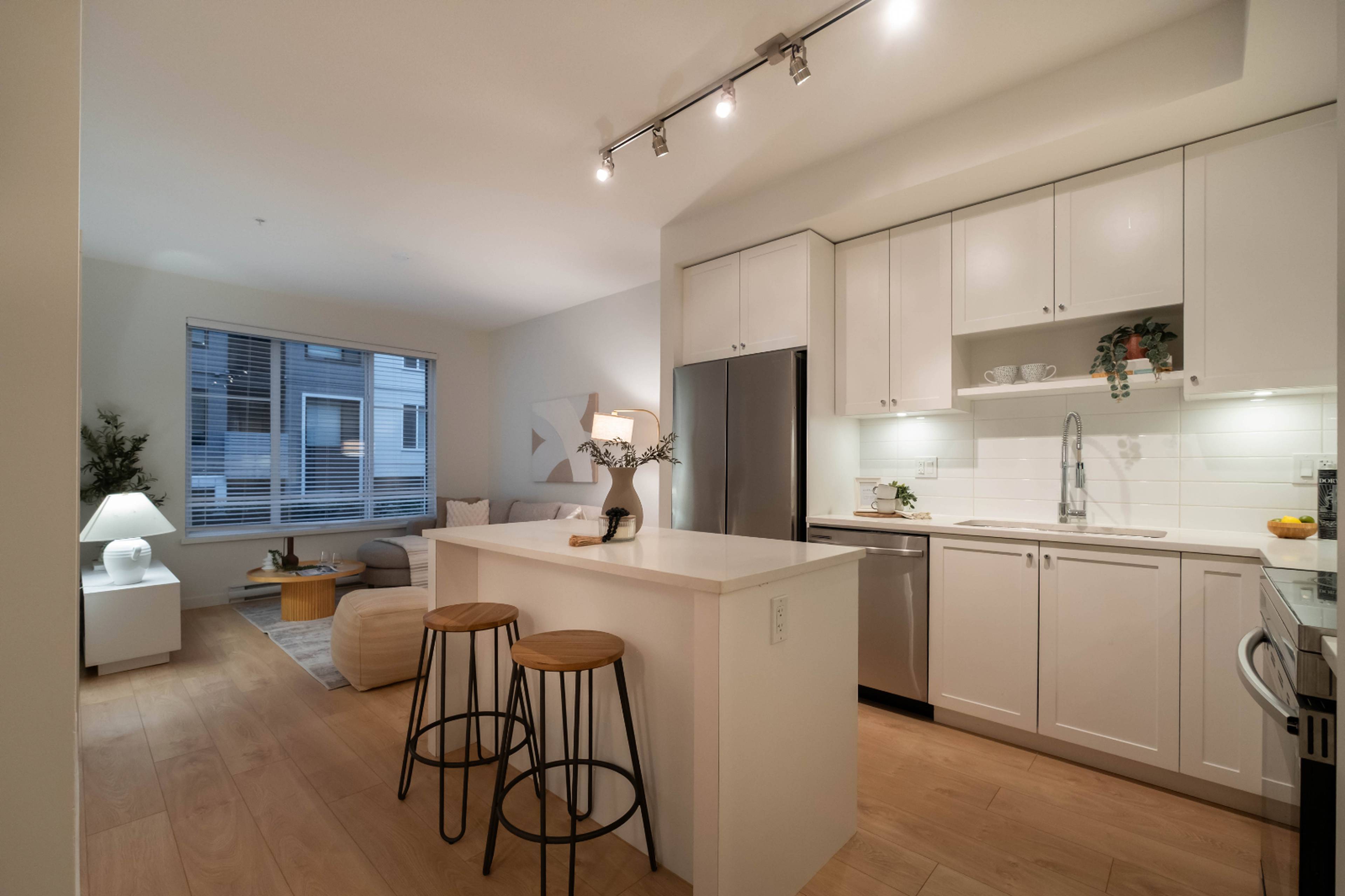 2 ch.  · 2 s. de bains for rent $2,450 / jour