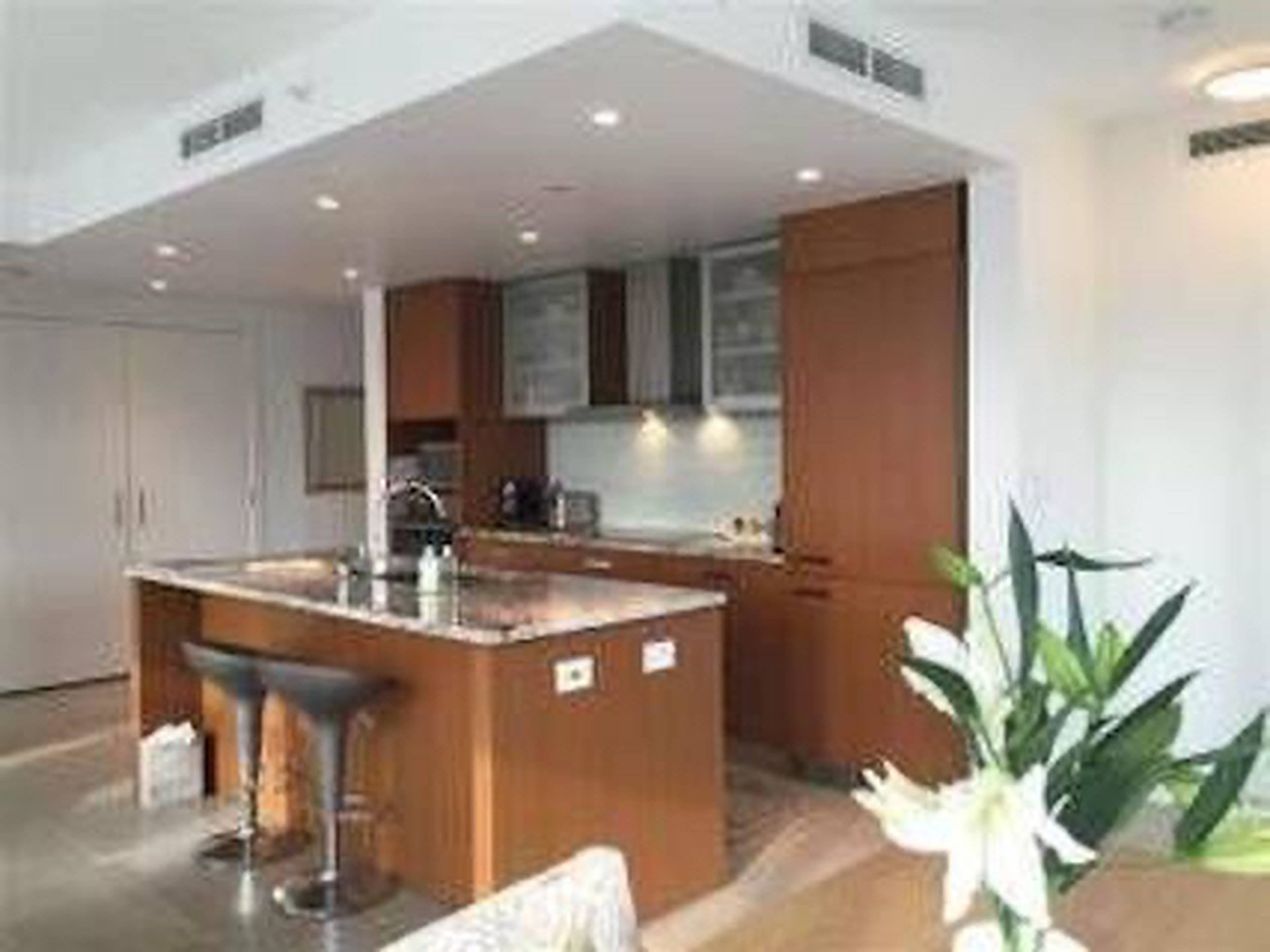2 ch.  · 2 s. de bains for rent $3,995 / mois
