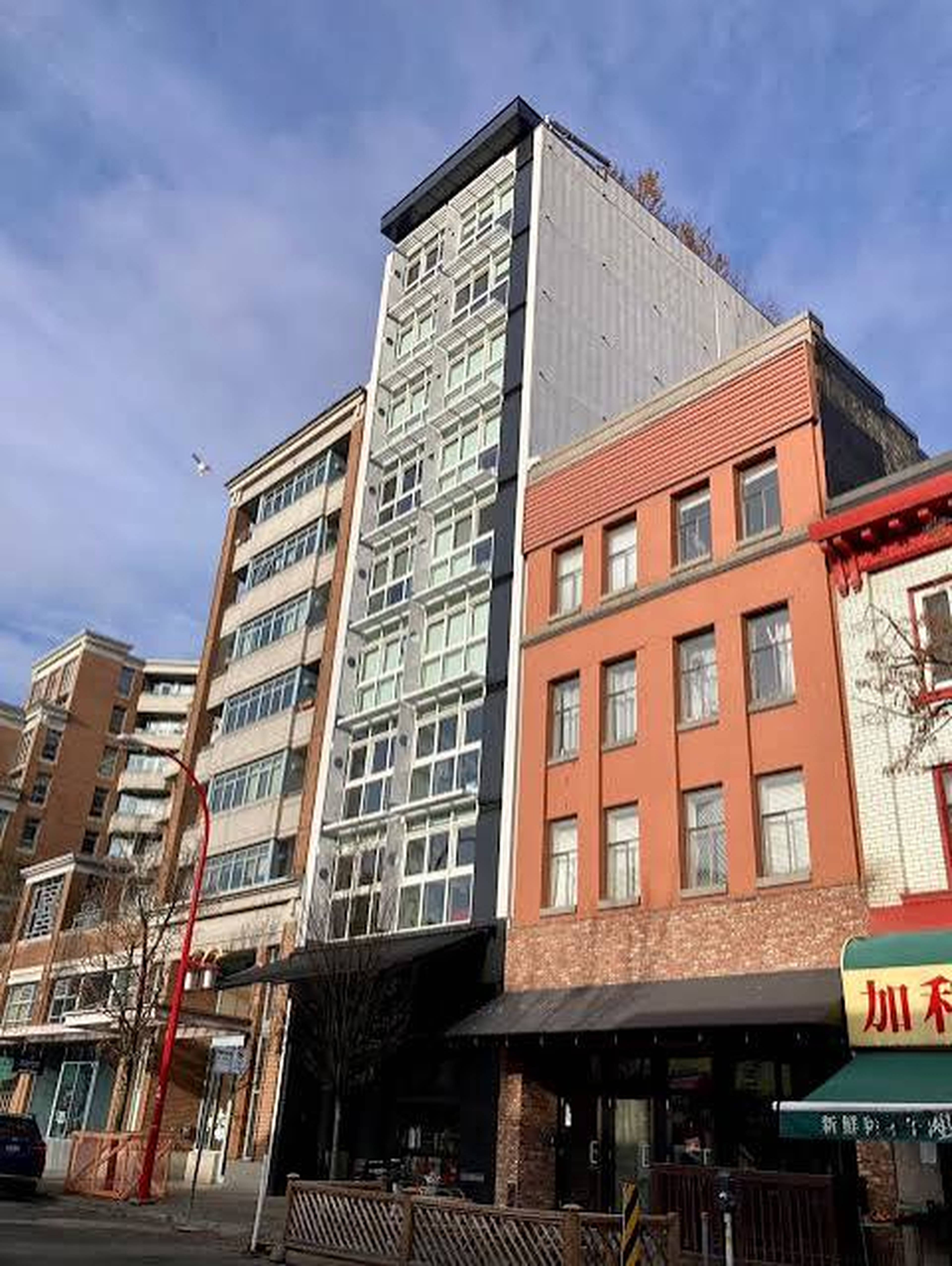 Room for rent $800 / month