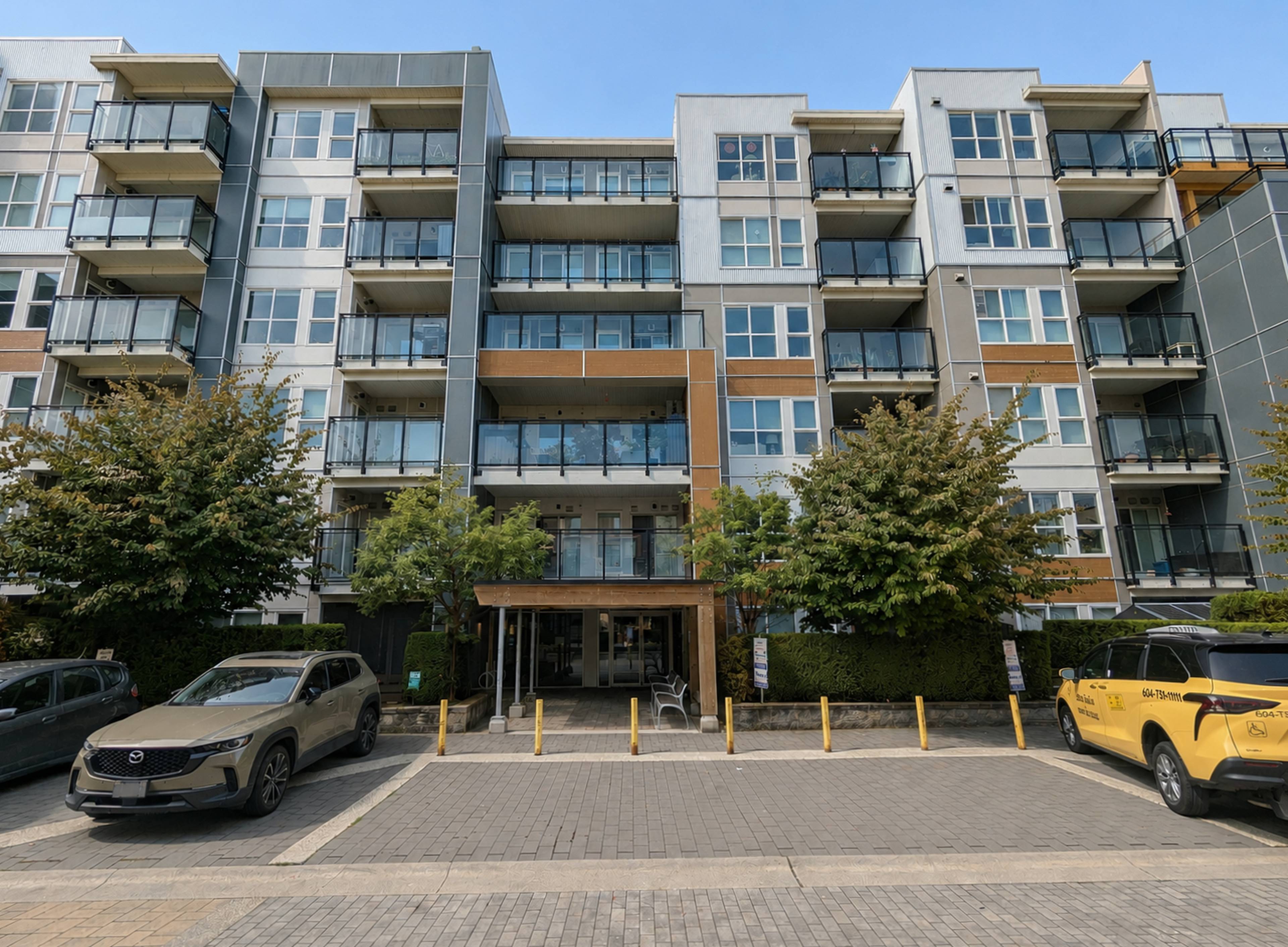 2 ch.  · 2 s. de bains for rent $2,800 / mois