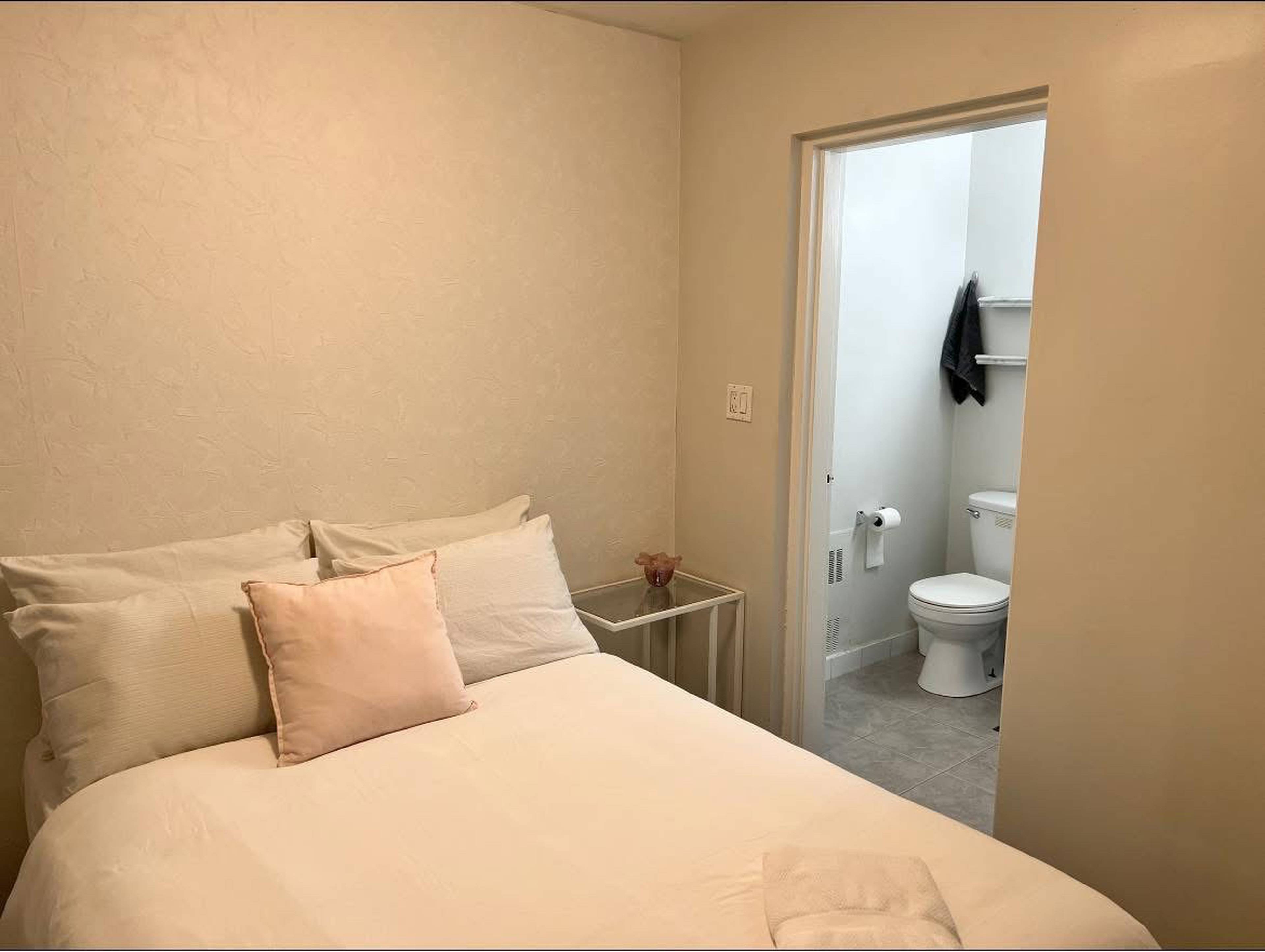 单身公寓  · 1 卫 for rent $2,300 / 月