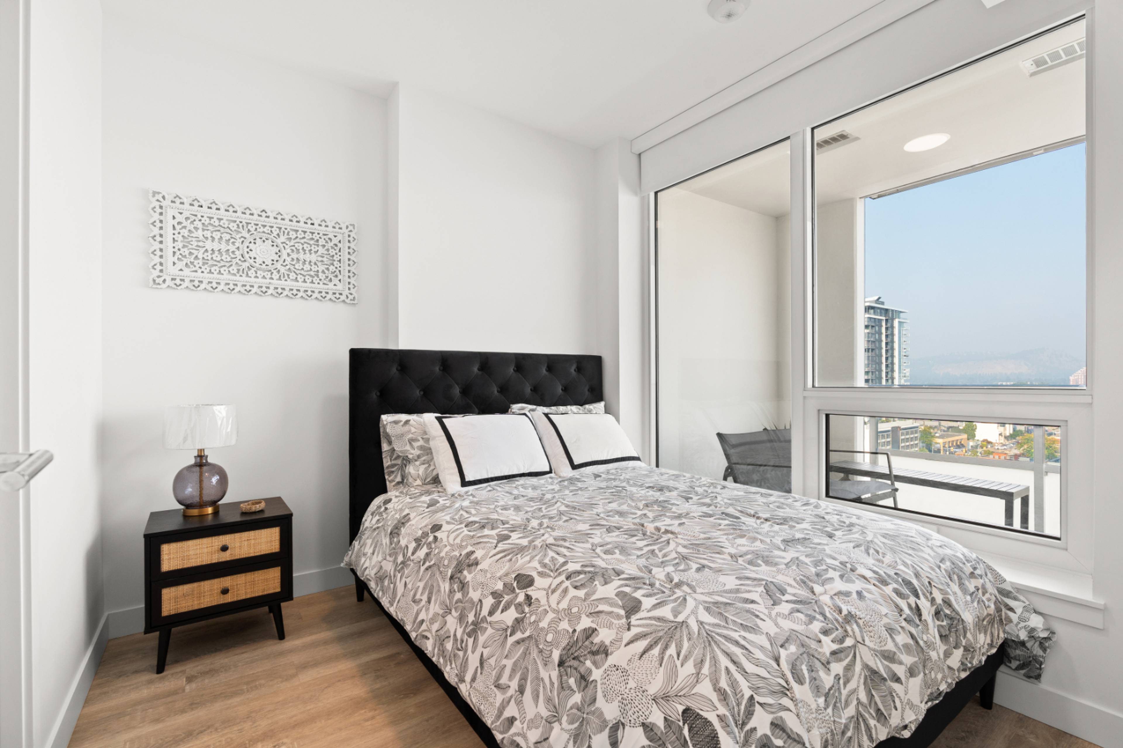 1 ch.  · 1 s. de bains for rent $6,000 / paiement unique