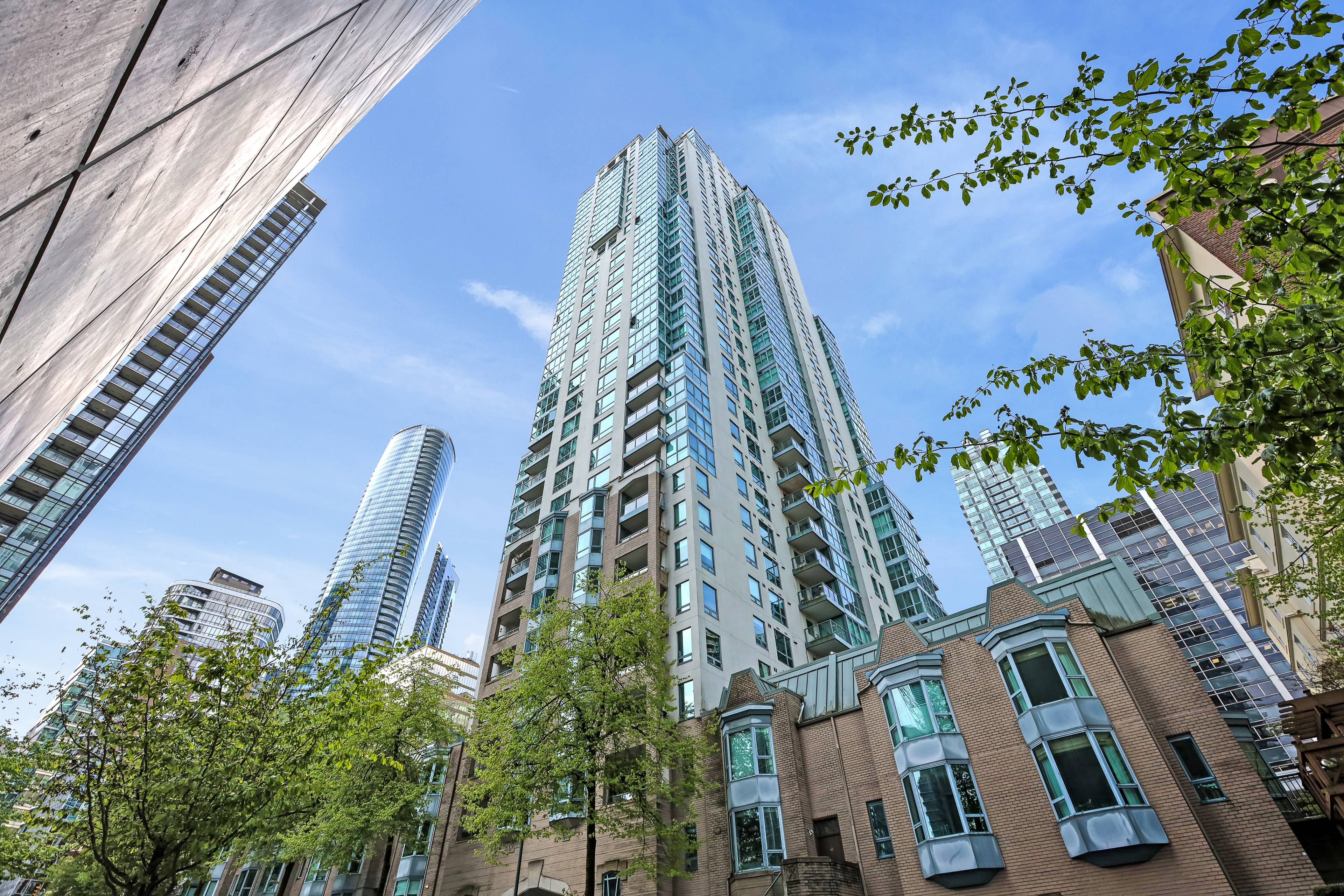 1 室  · 1 卫 for rent $2,500 / 月