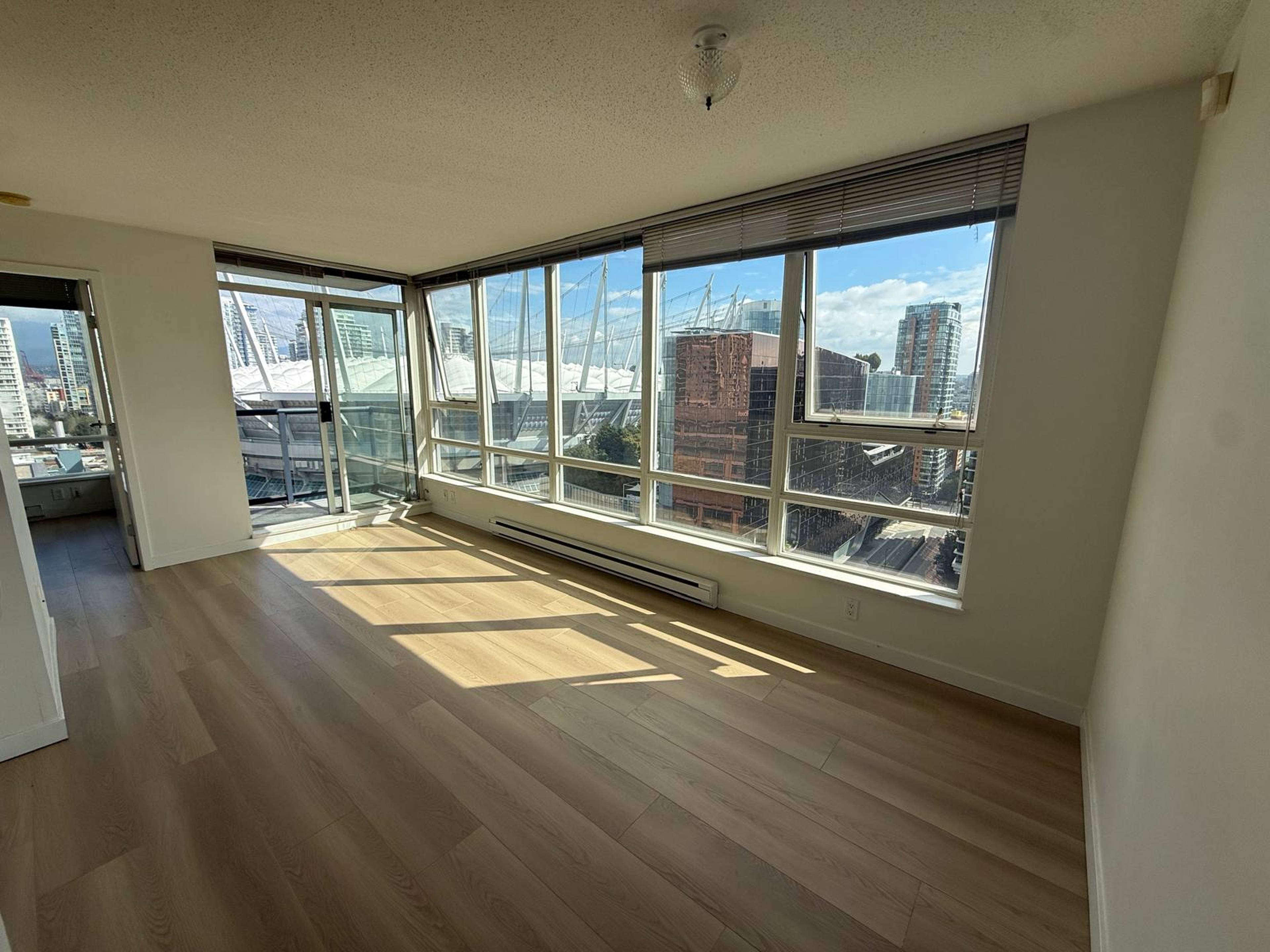 2 ch.  · 1 s. de bains for rent $3,100 / mois