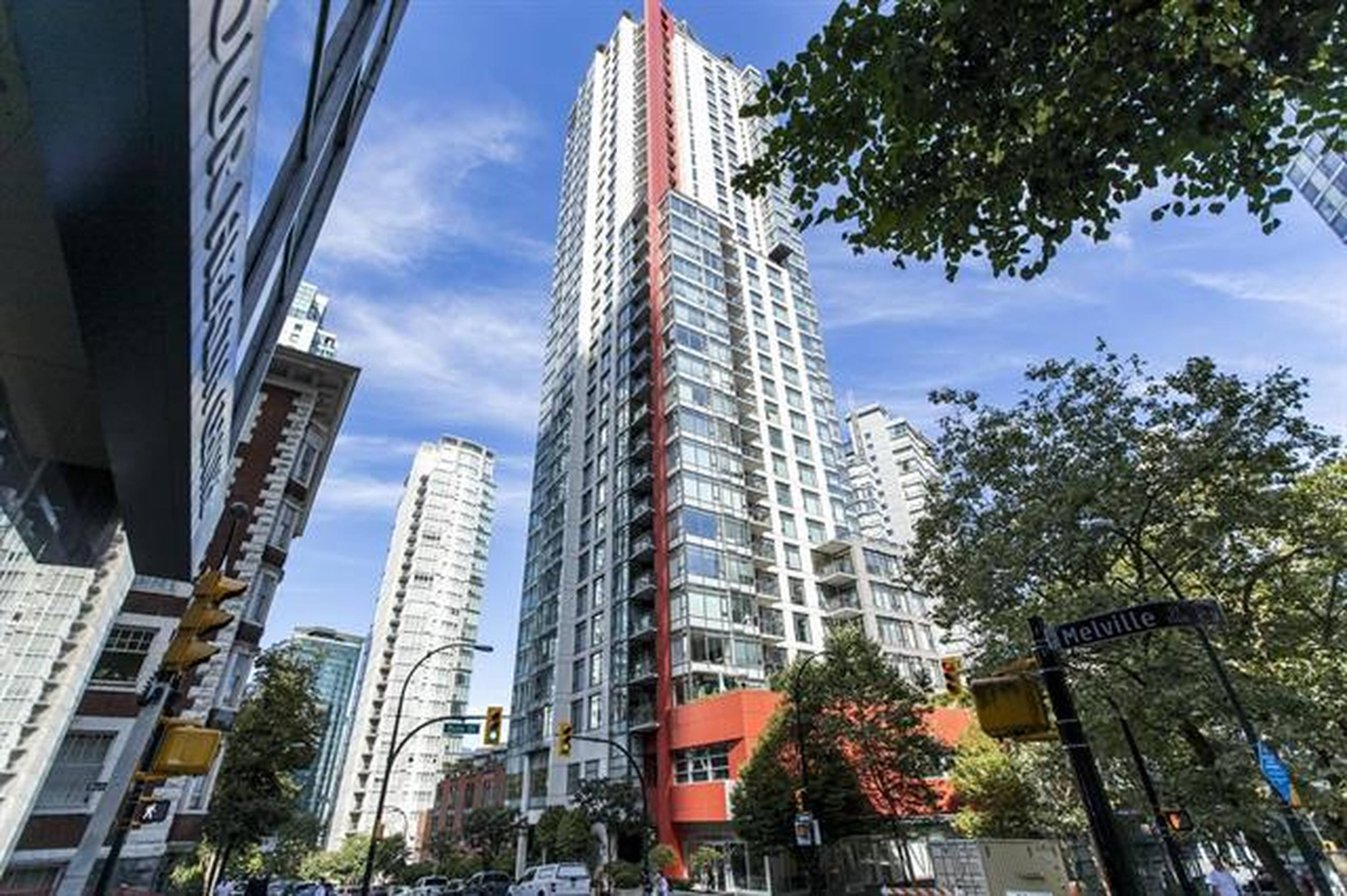 2 ch.  · 2 s. de bains for rent $3,700 / mois