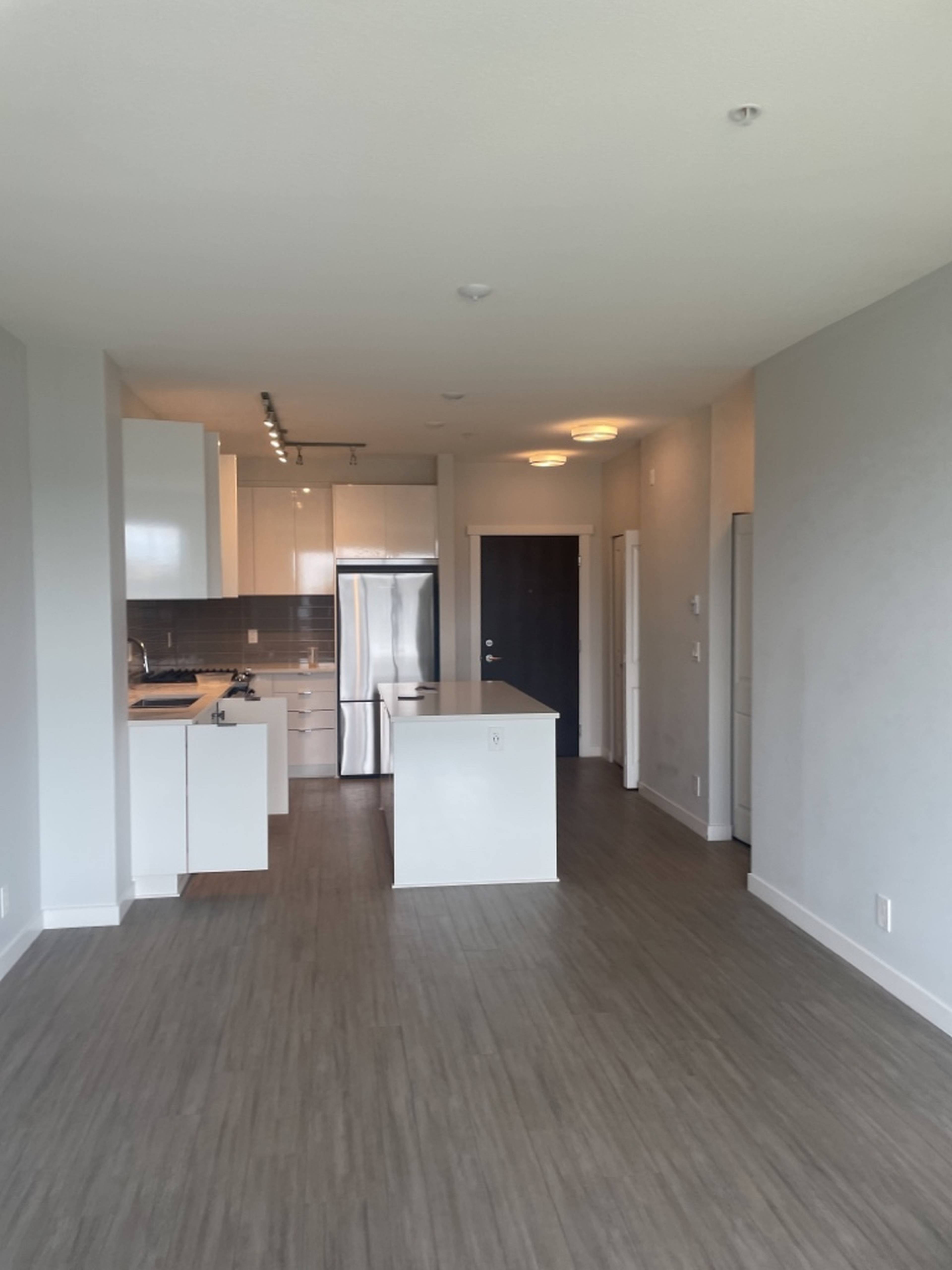 2 ch.  · 2 s. de bains for rent $2,350 / mois