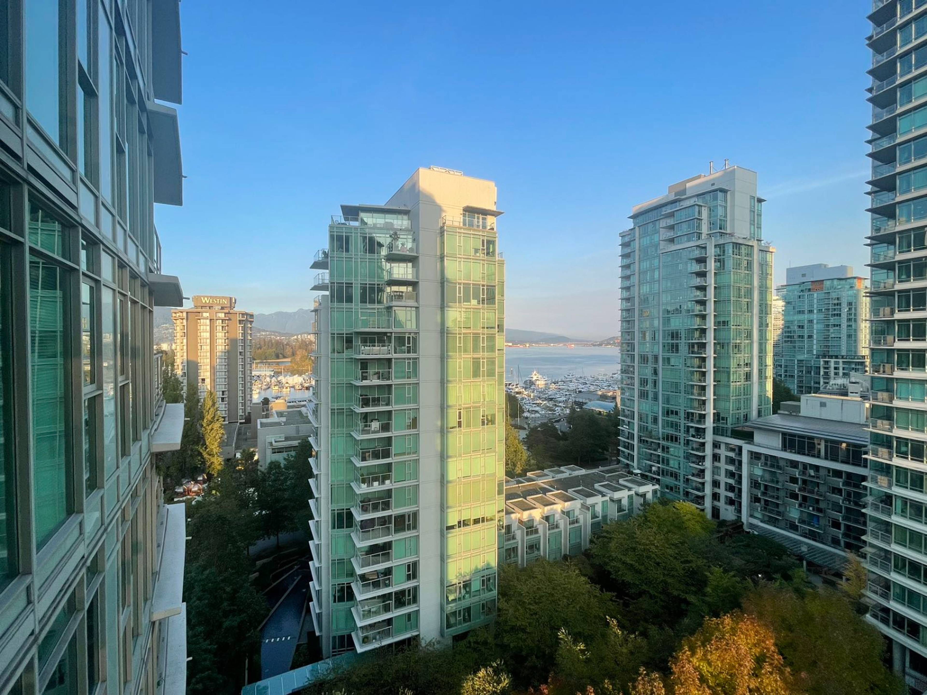 2 室  · 2 卫 for rent $4,200 / 月
