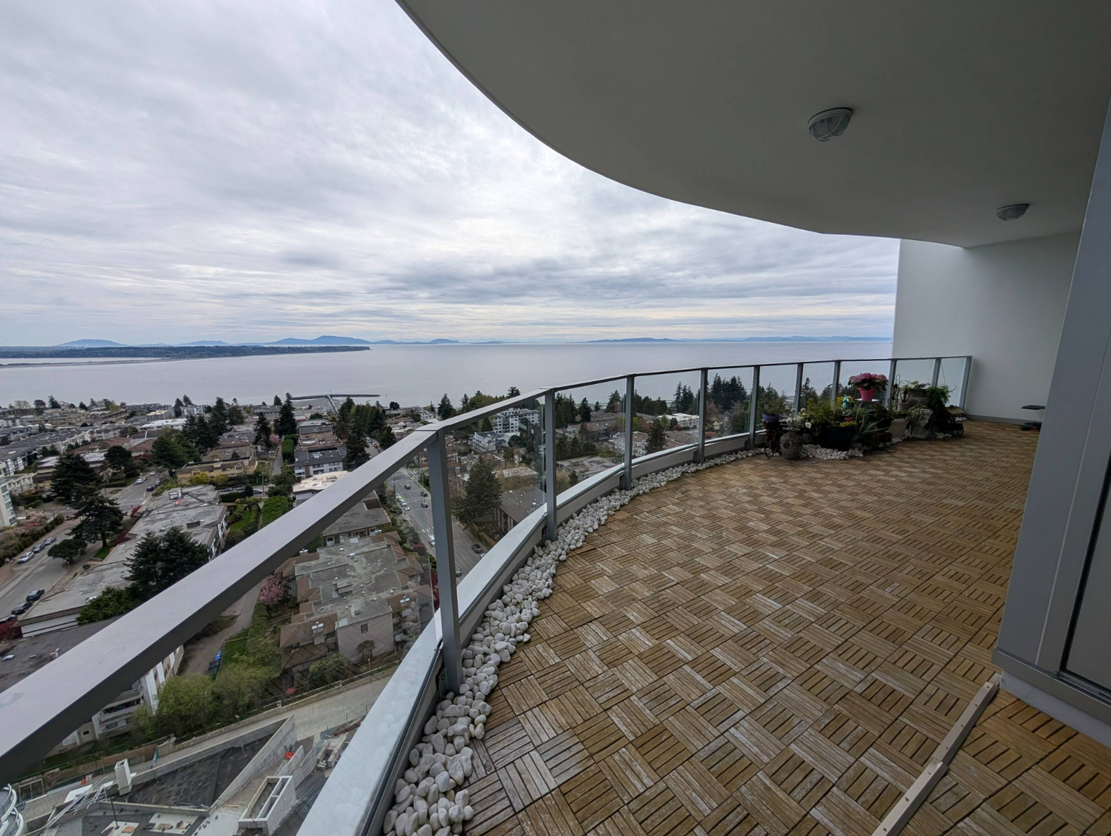 2 ch.  · 3 s. de bains for rent $5,000 / mois