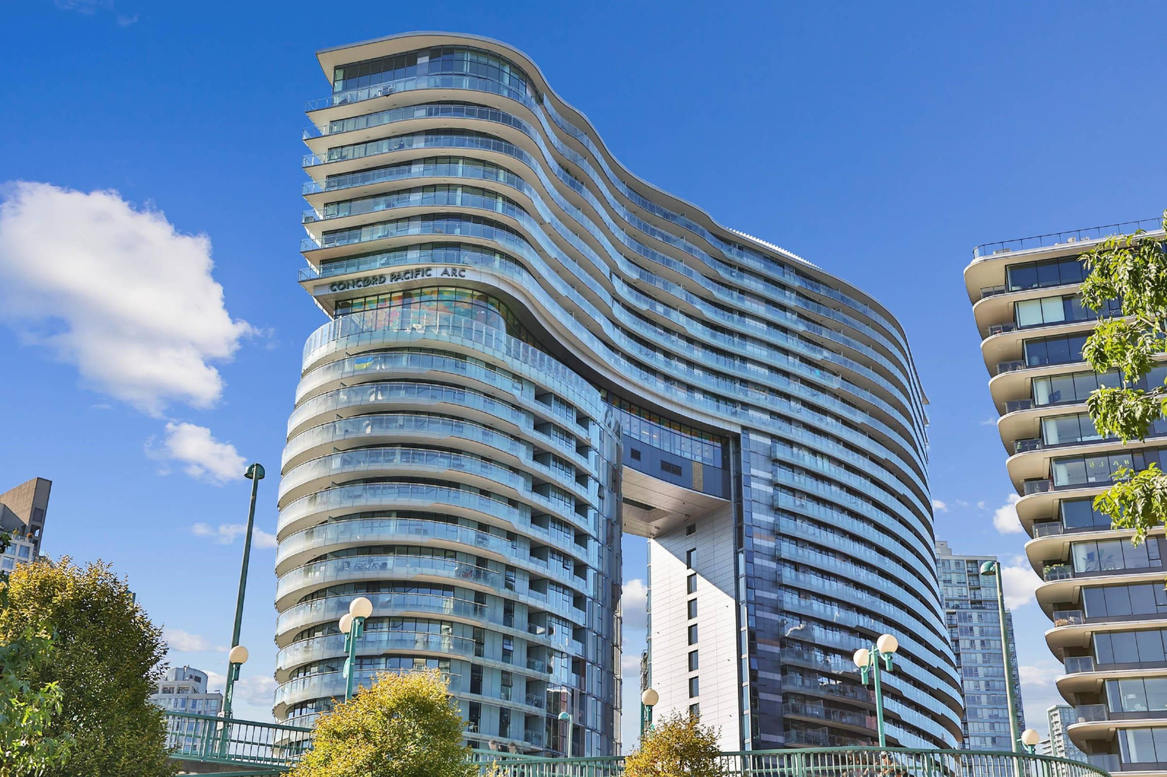 1 ch.  · 1 s. de bains for rent $2,995 / mois