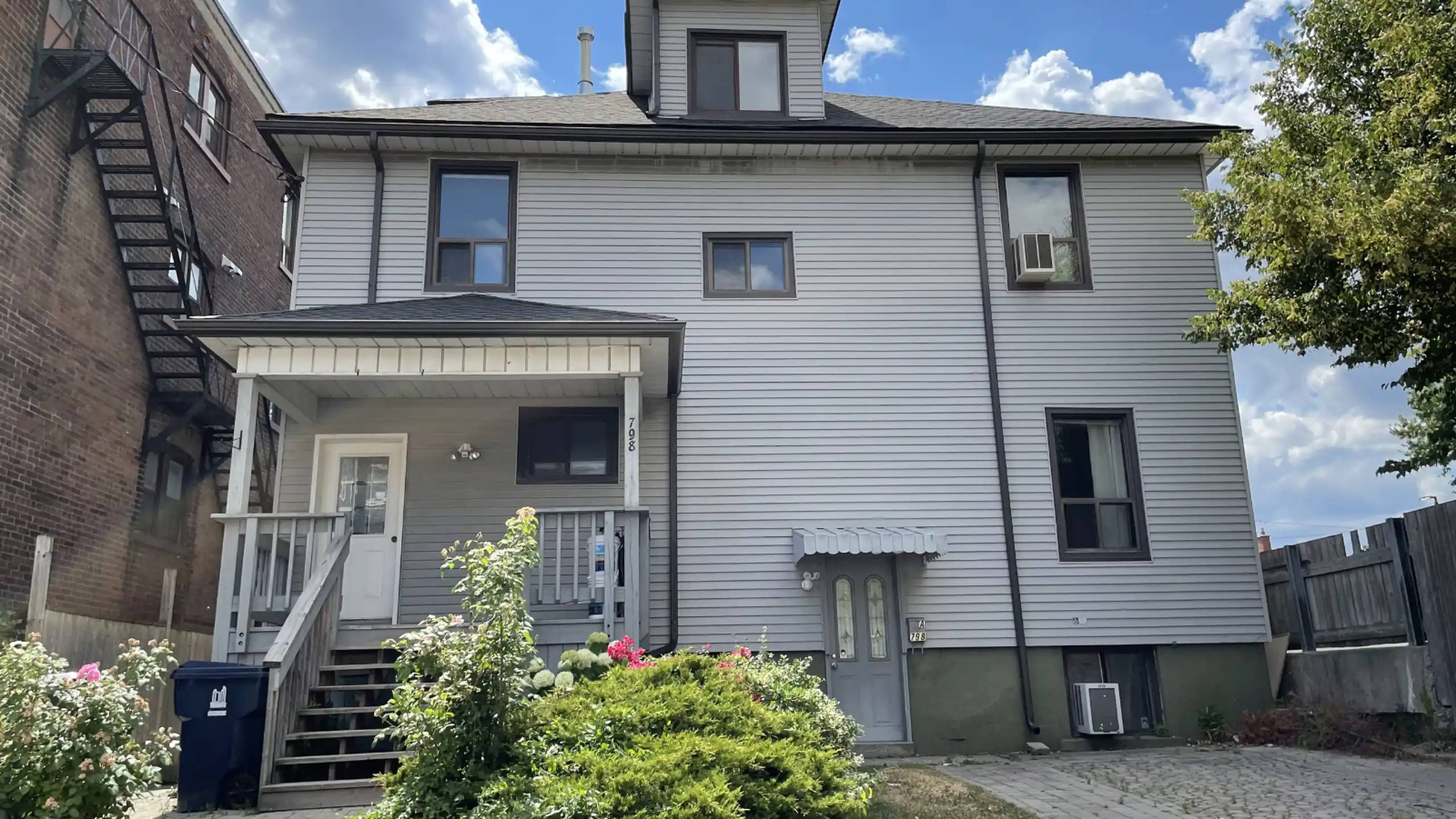 1 室  · 1 卫 for rent $2,100 / 月