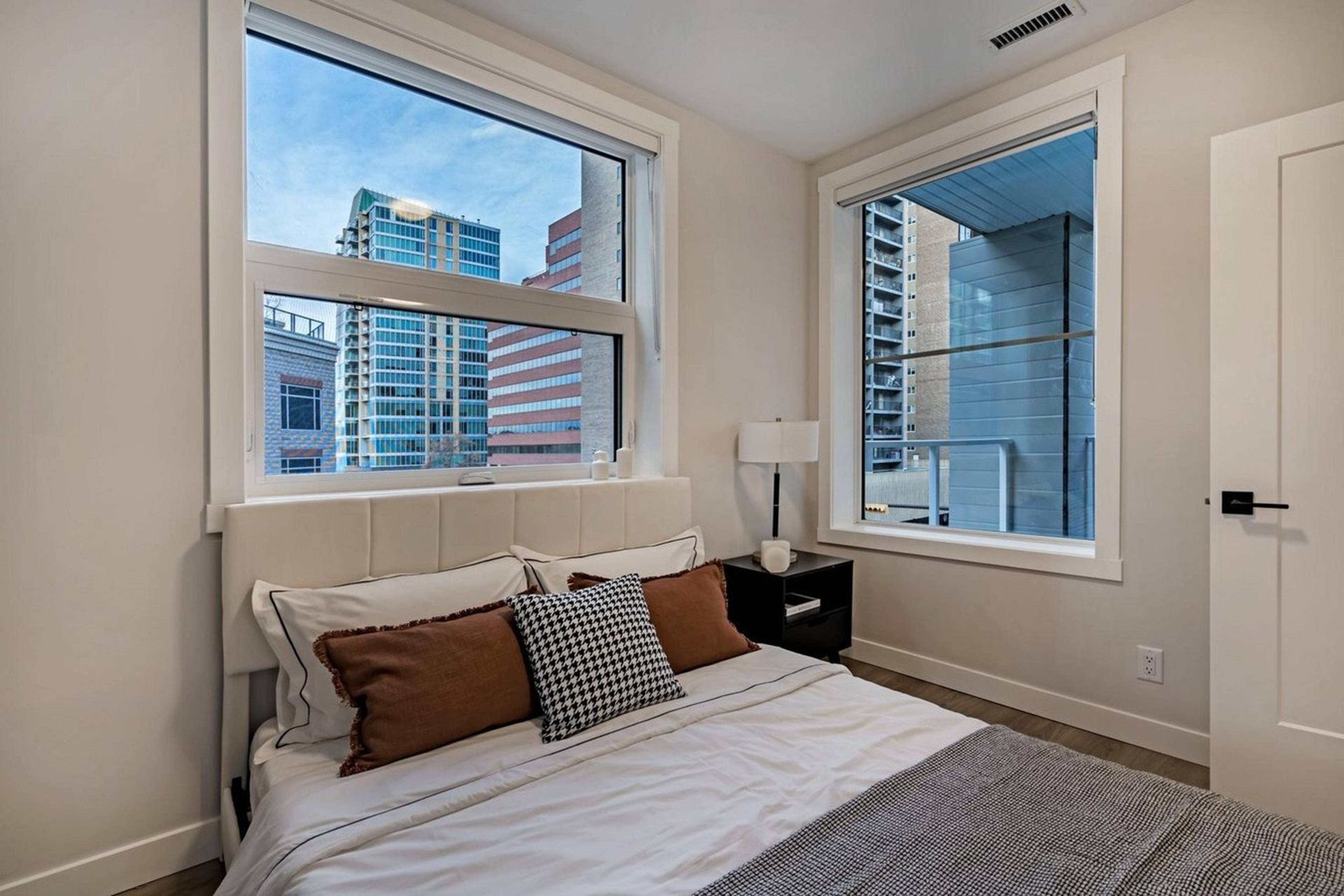 2 Bed  · 1 Bath for rent $1,800 / month