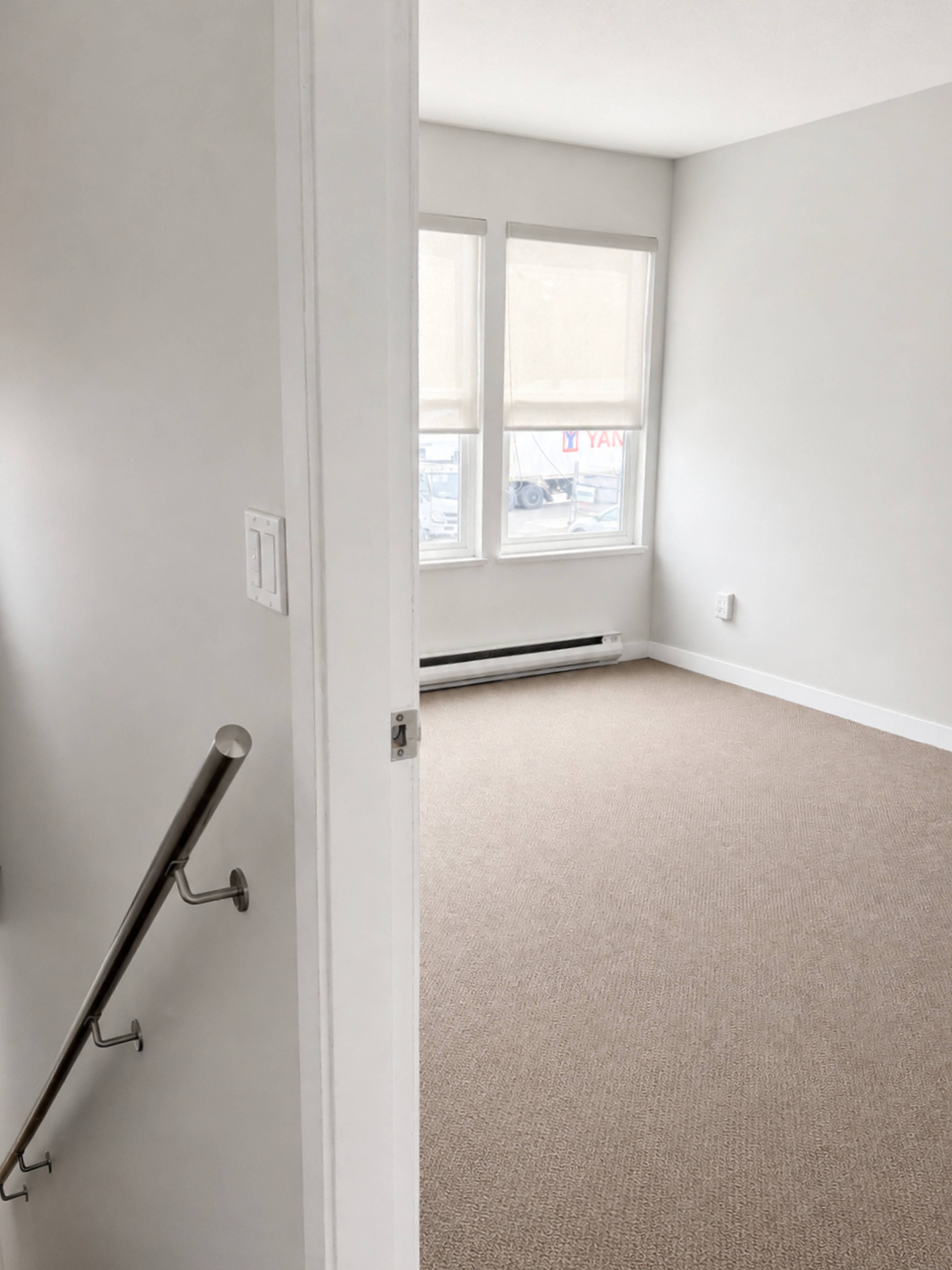 2 ch.  · 1 s. de bains for rent $2,100 / mois