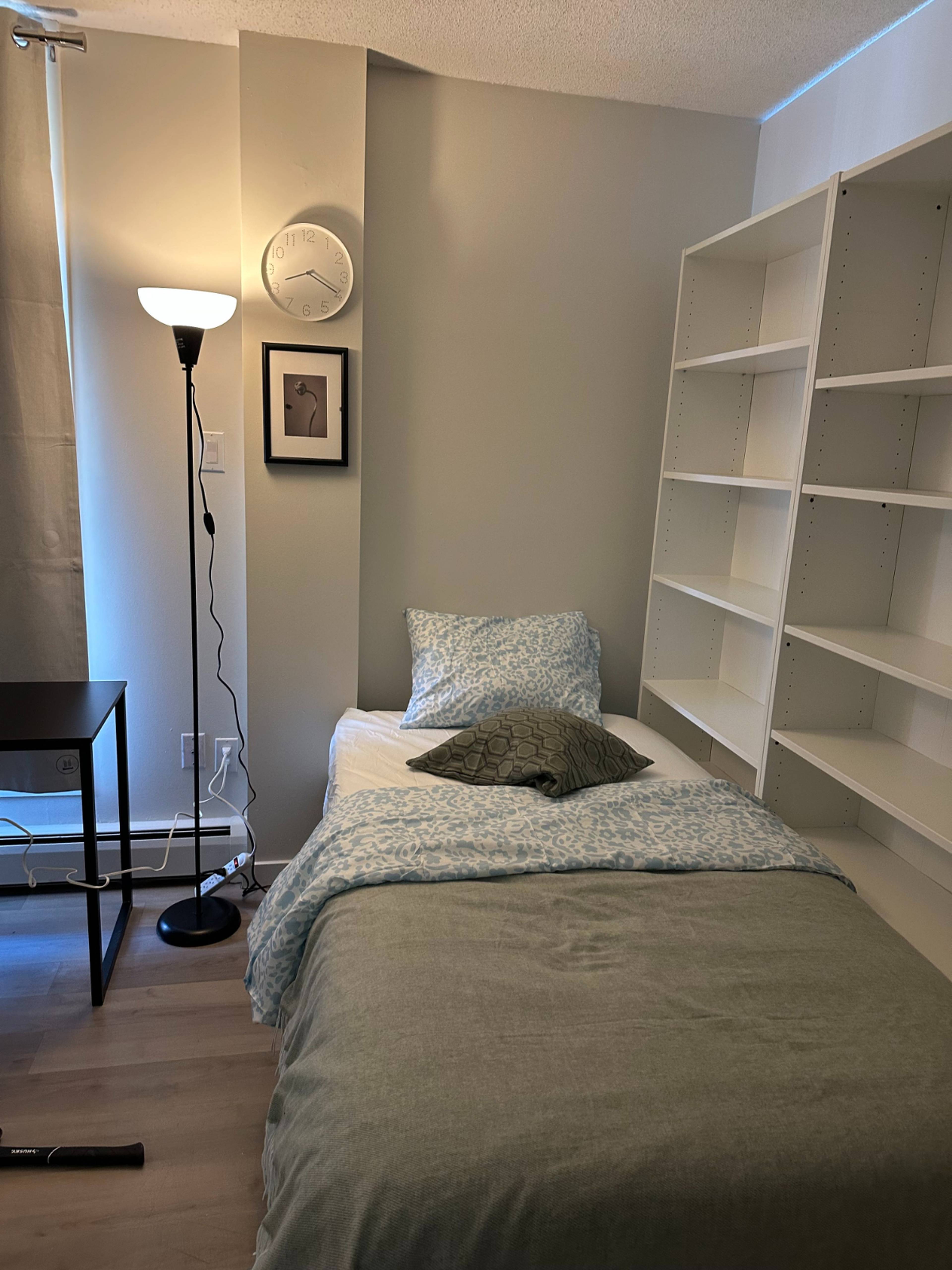 Room for rent $700 / month