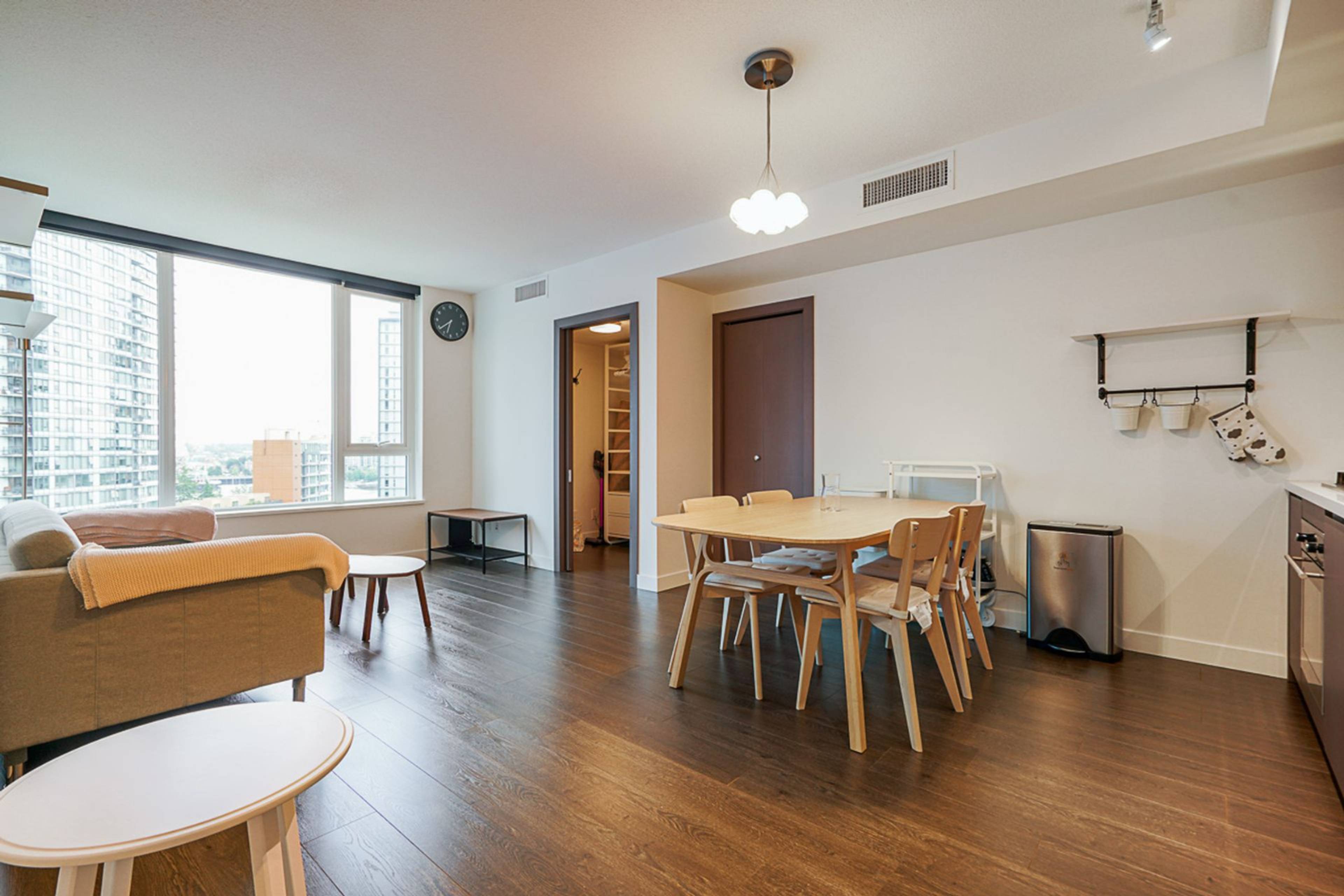 1 室  · 1 卫 for rent $3,100 / 月