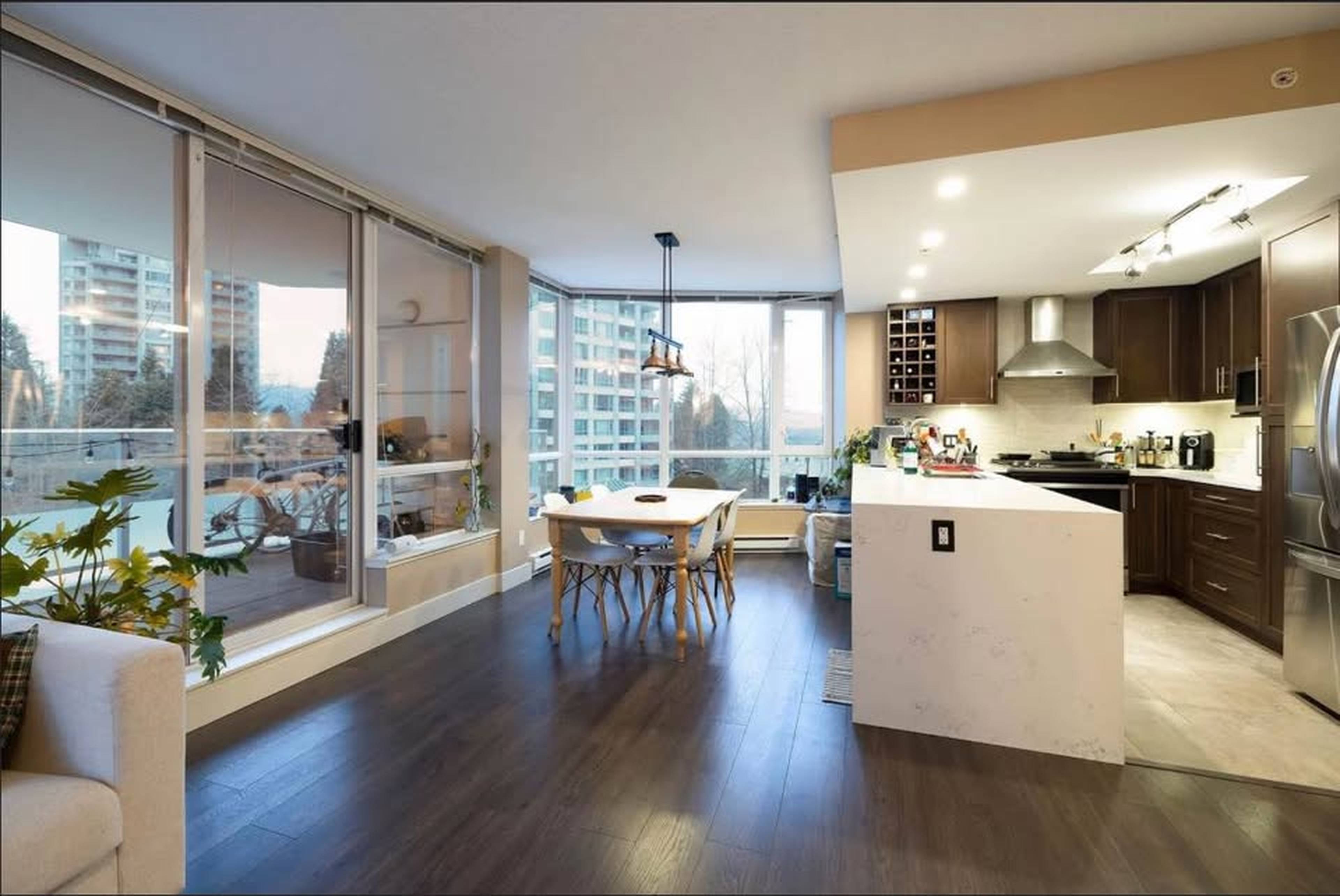 2 室  · 2 卫 for rent $3,100 / 月