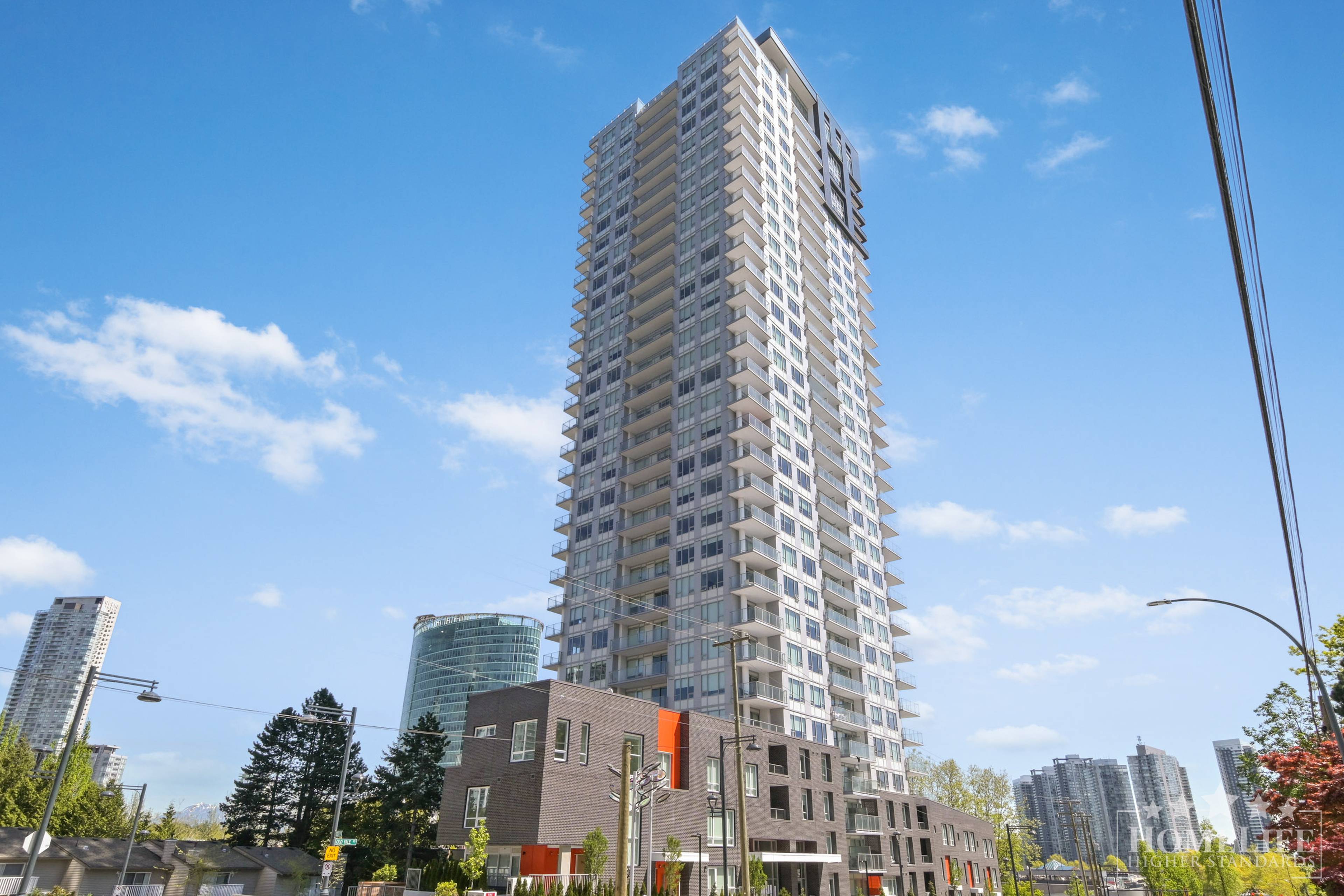 2 ch.  · 2 s. de bains for rent $2,600 / mois