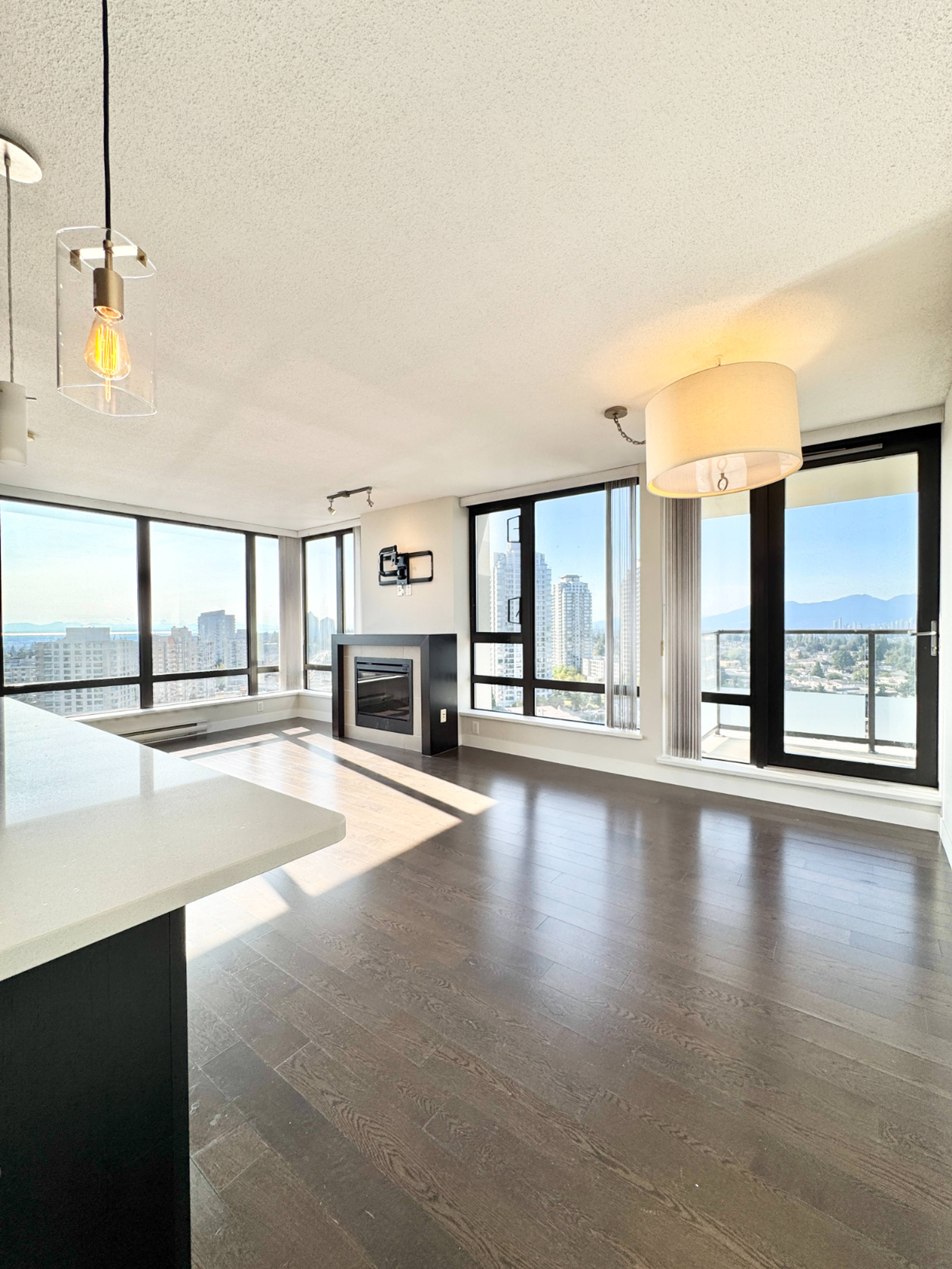 2 ch.  · 2 s. de bains for rent $3,000 / mois